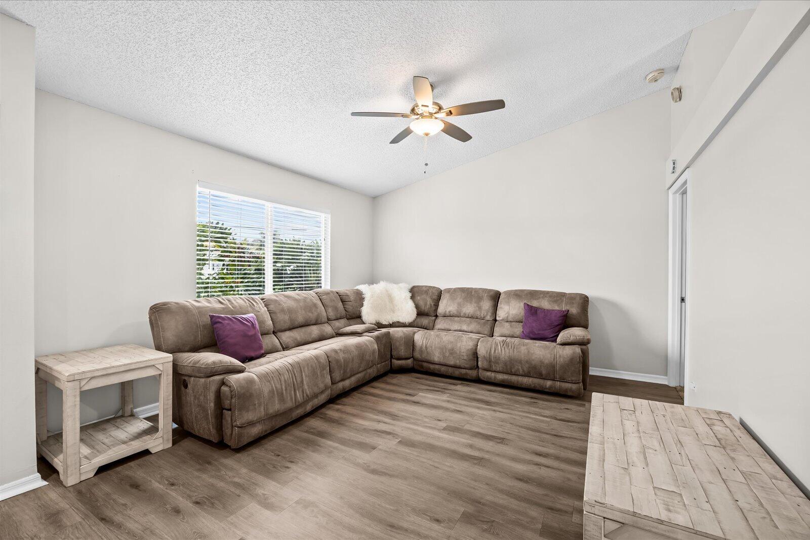 PORT ST LUCIE SECTION 33 - Residential