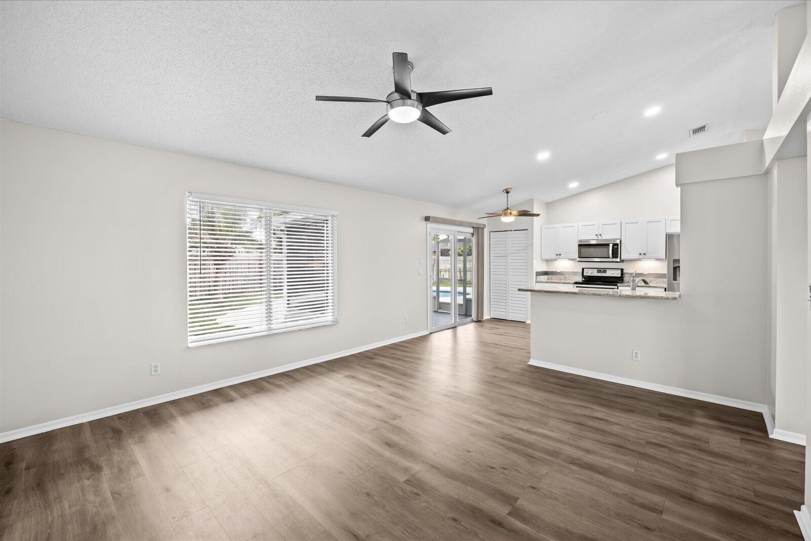 PORT ST LUCIE SECTION 33 - Residential