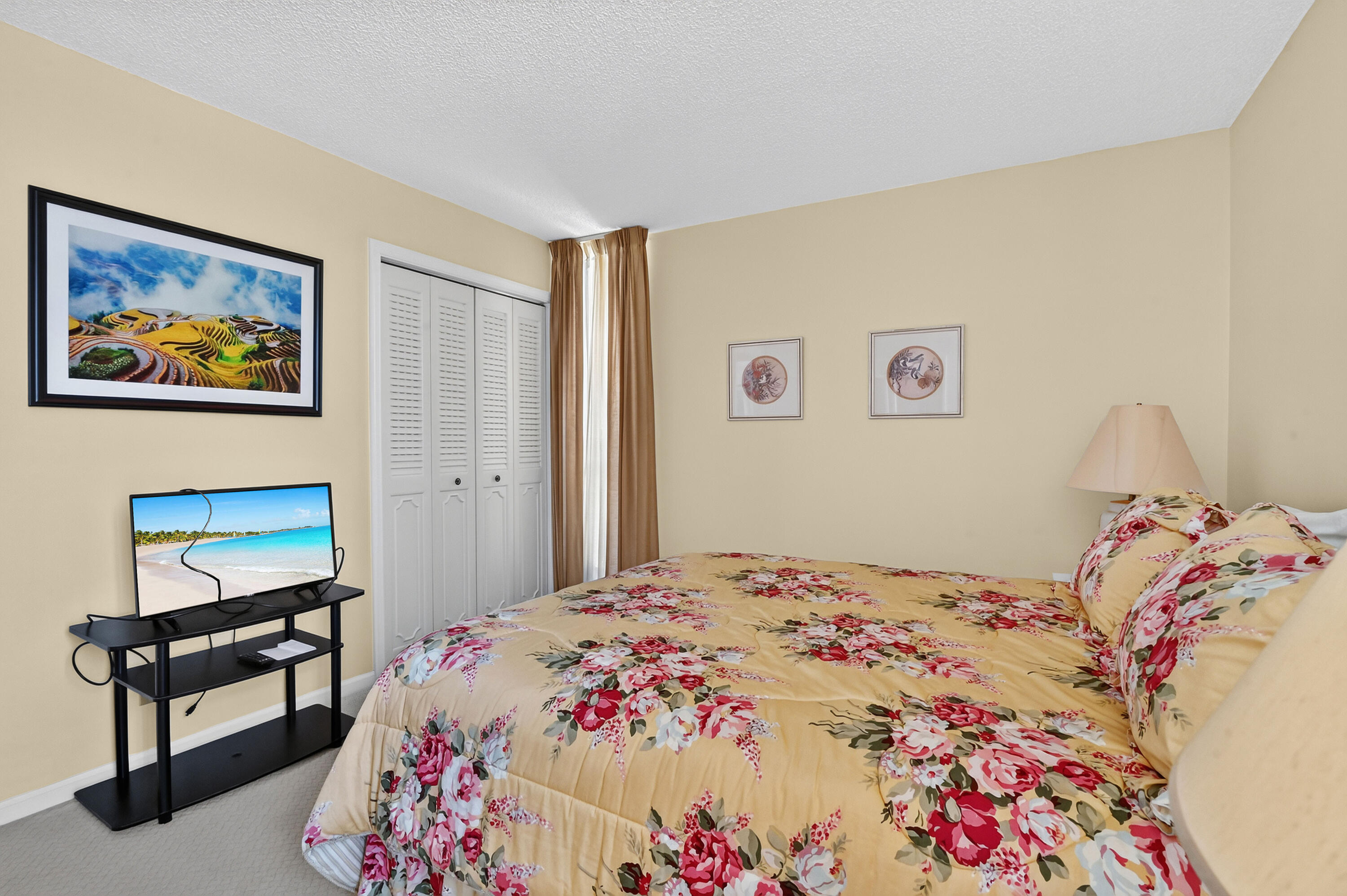 WOODLAND LAKES - Residential