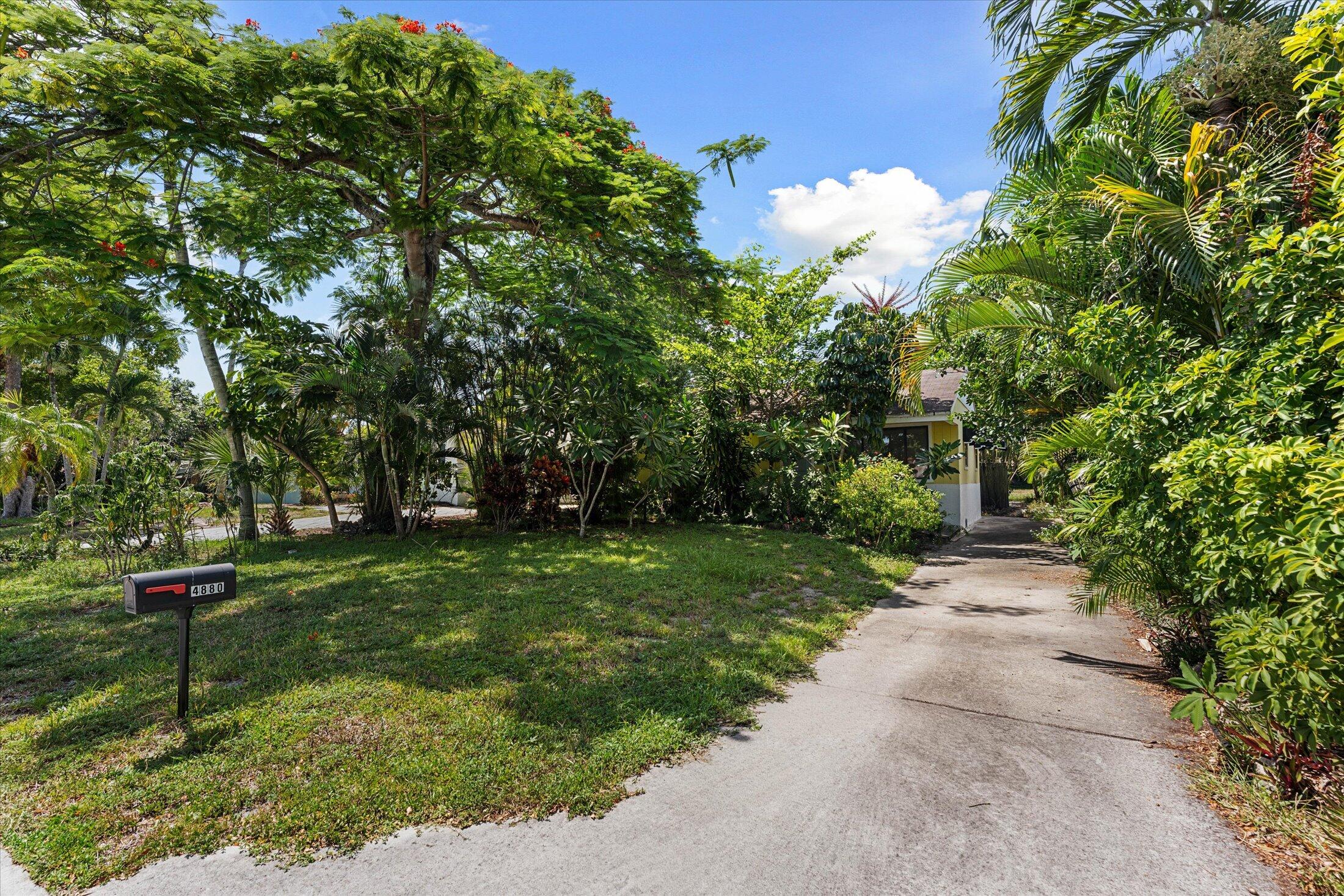 COUNTRY CLUB ACRES 2 - Residential