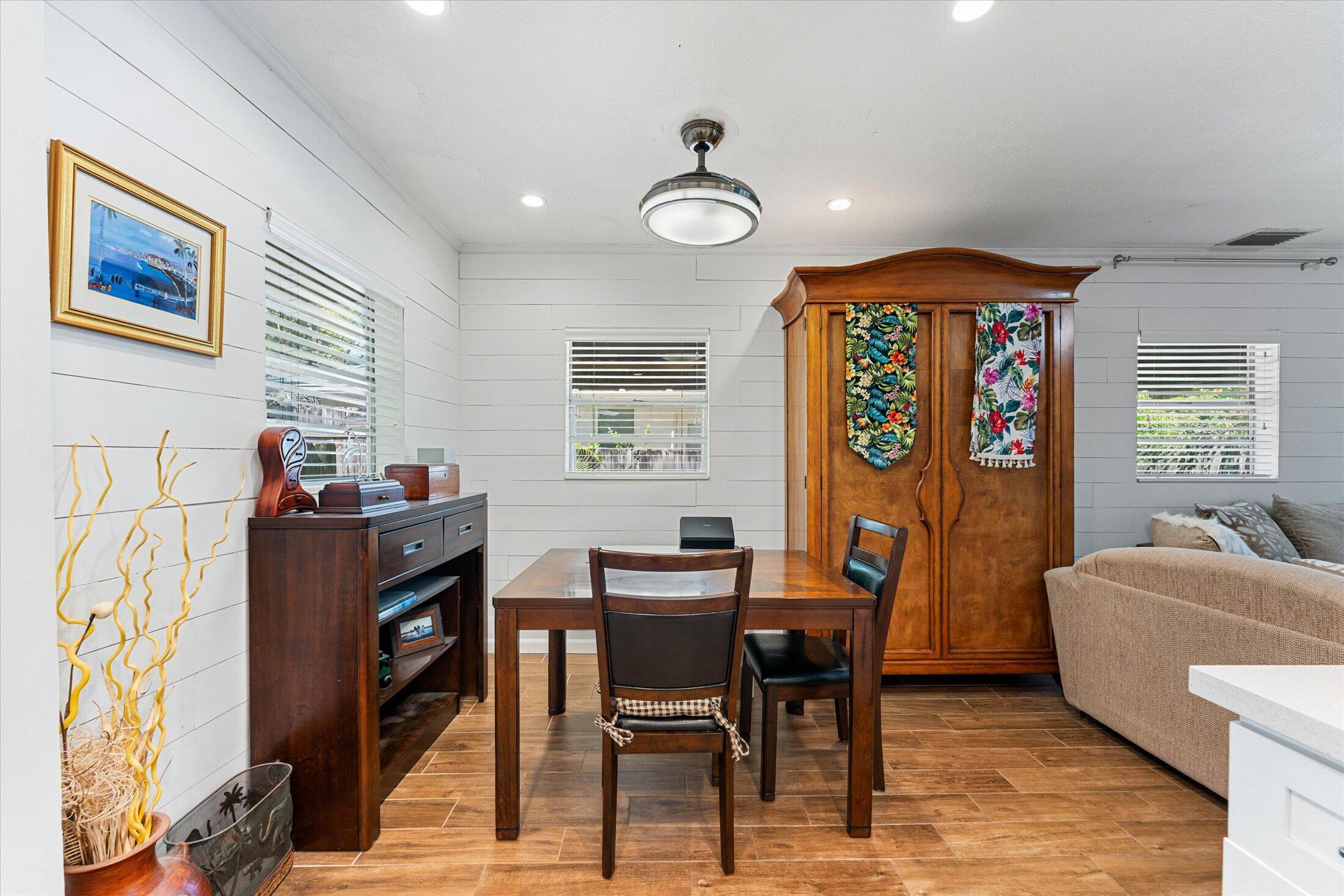 COUNTRY CLUB ACRES 2 - Residential