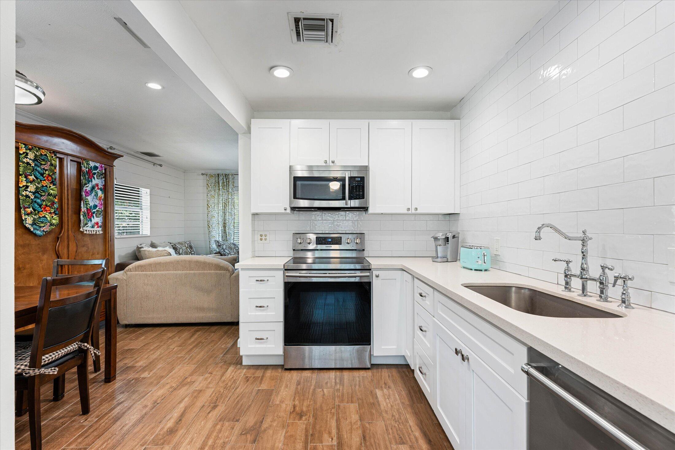 COUNTRY CLUB ACRES 2 - Residential