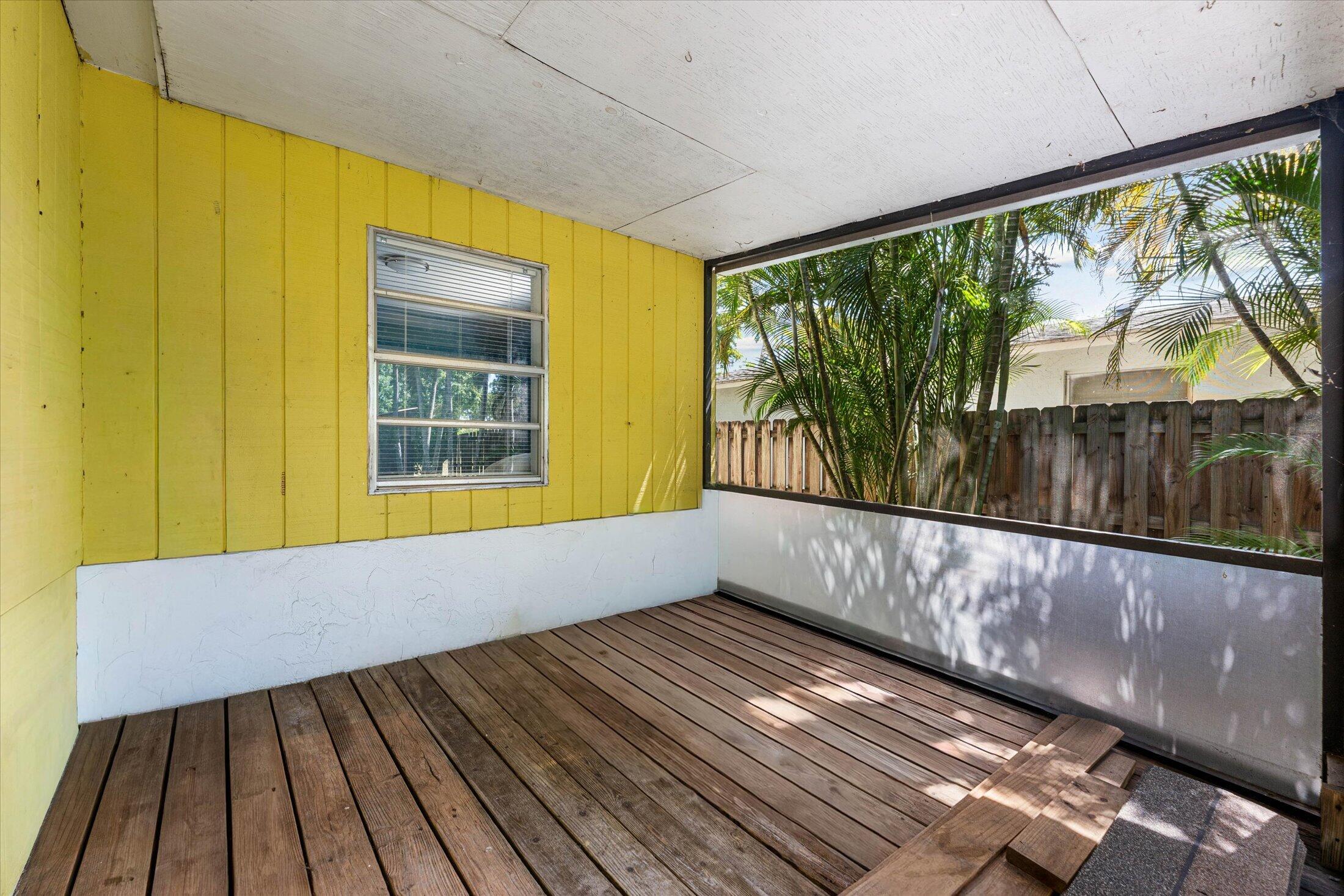 COUNTRY CLUB ACRES 2 - Residential