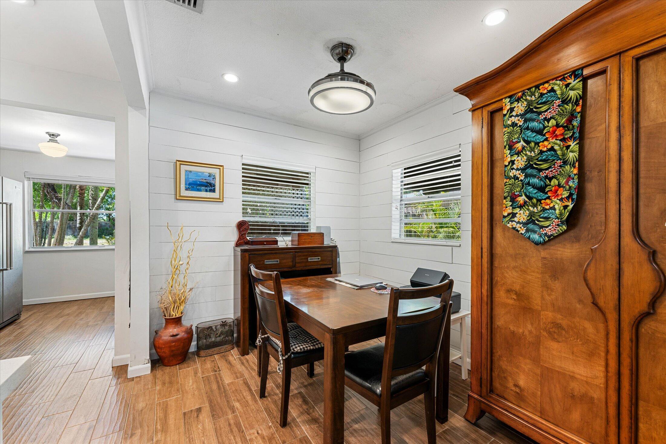 COUNTRY CLUB ACRES 2 - Residential