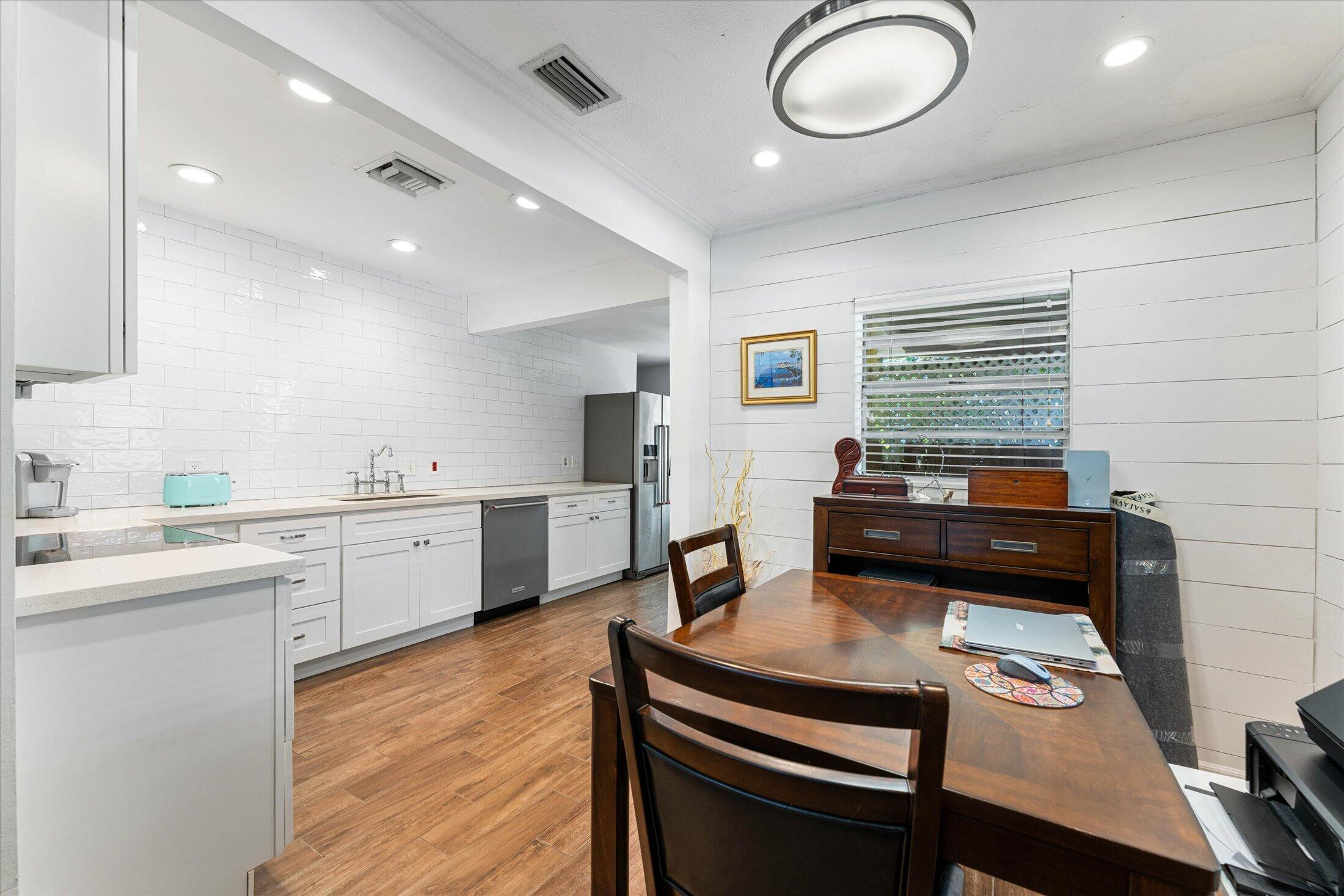 COUNTRY CLUB ACRES 2 - Residential