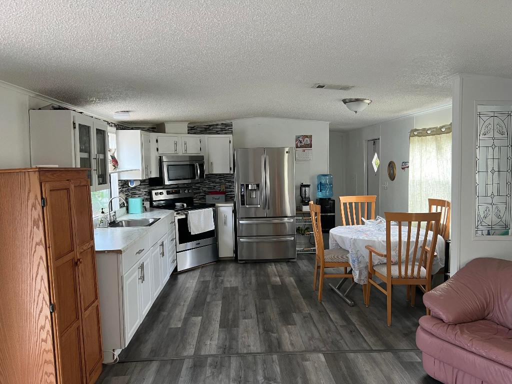 DEERFIELD LAKE - Residential