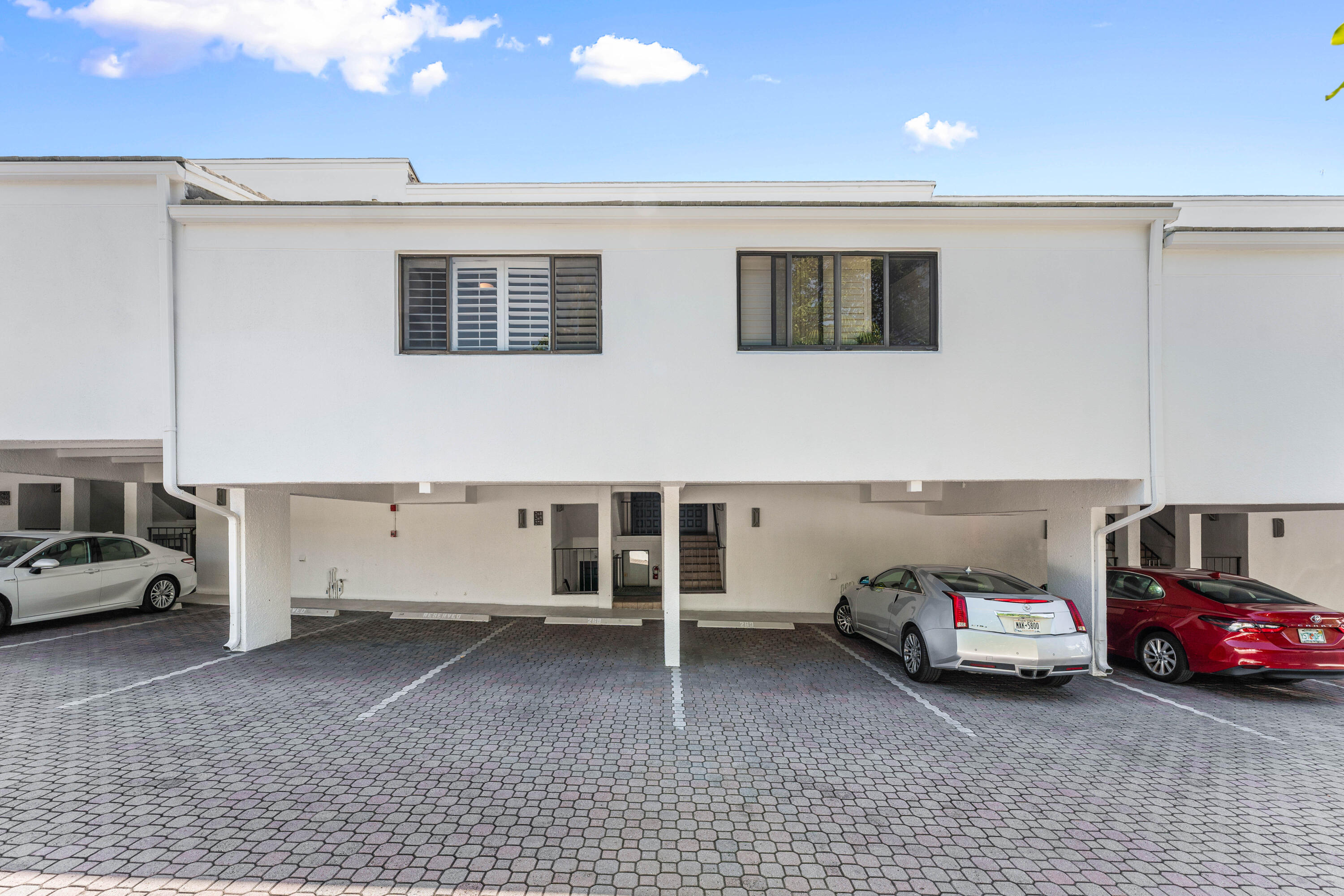 WINDEMERE HOUSE CONDO - Residential