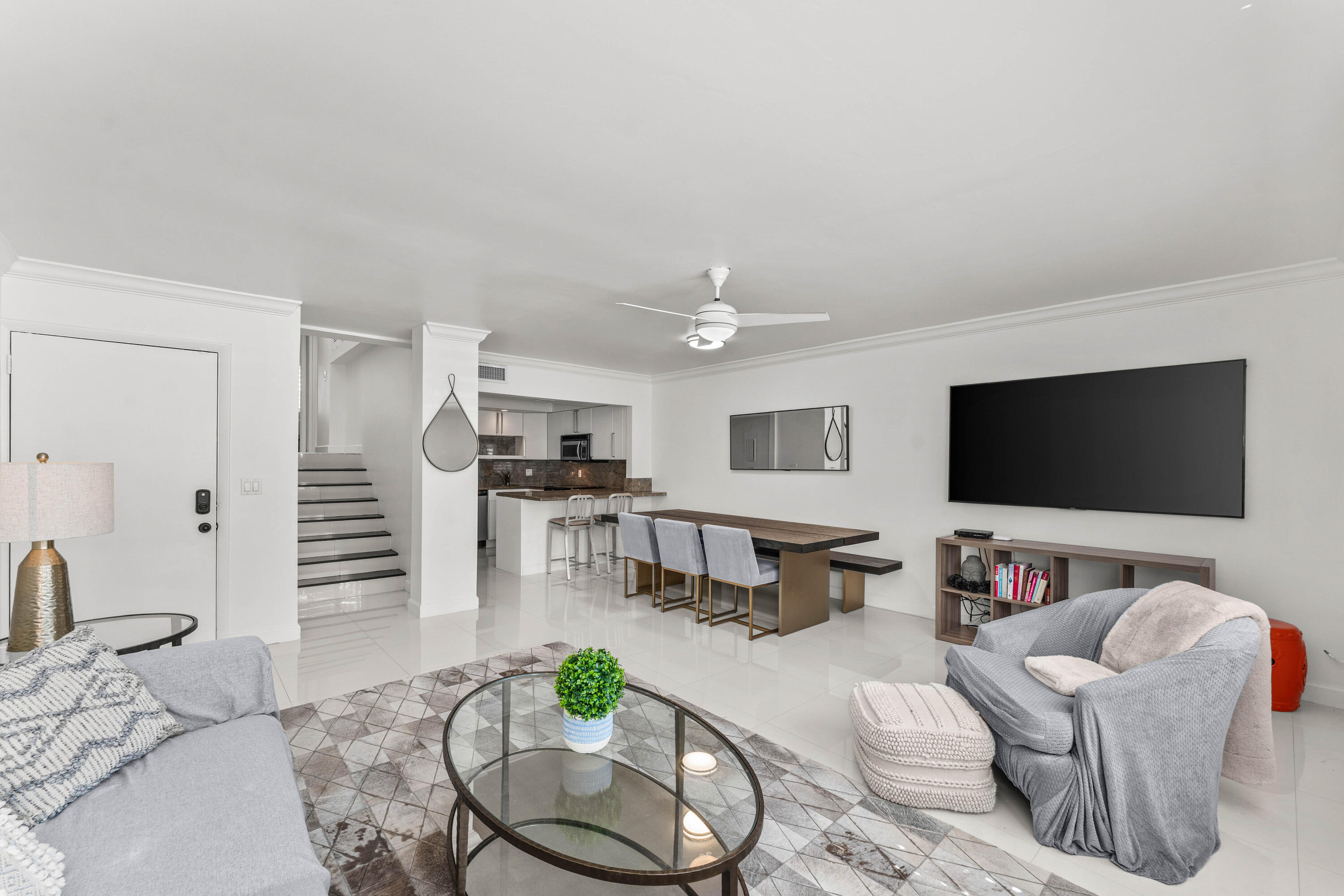 WINDEMERE HOUSE CONDO - Residential