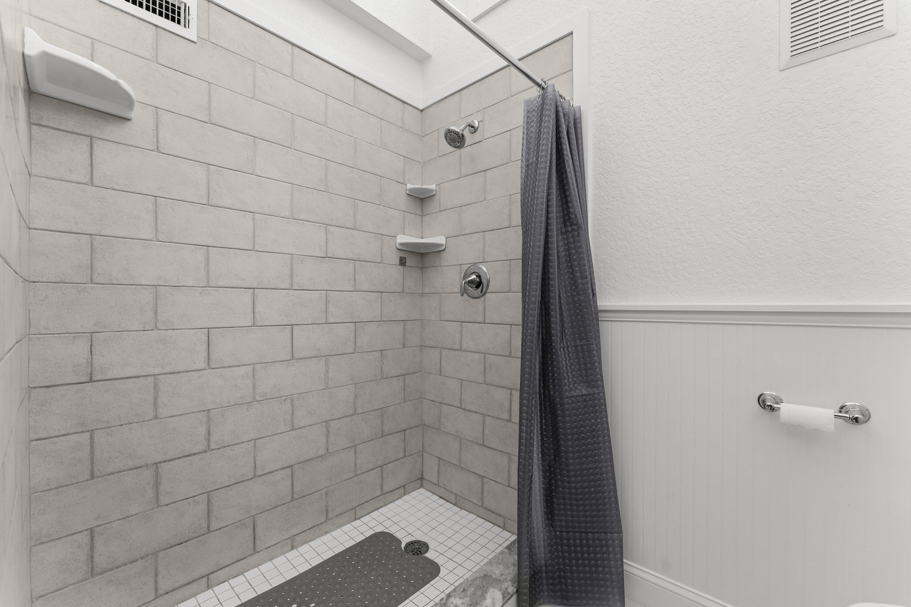 WINDEMERE HOUSE CONDO - Residential