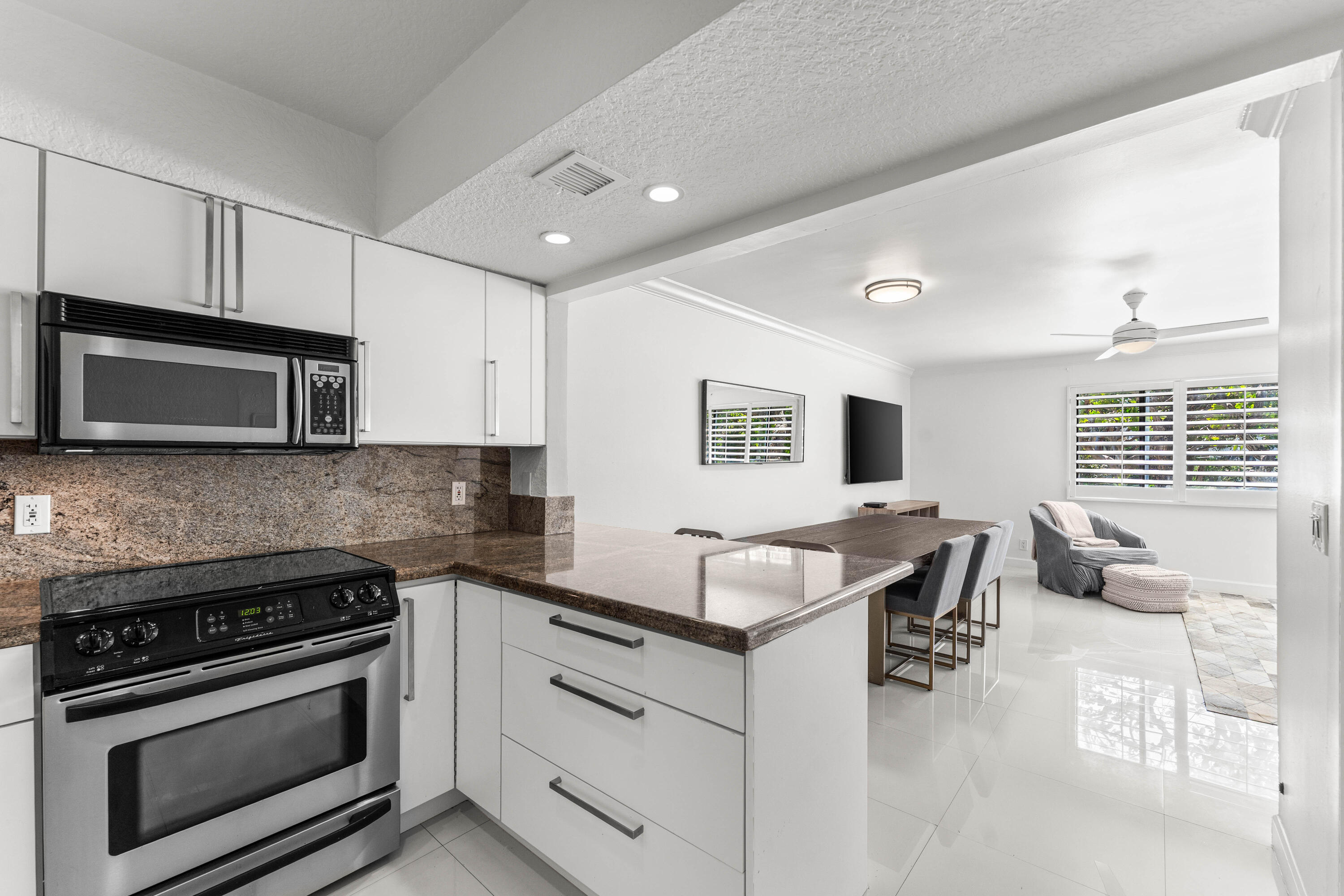 WINDEMERE HOUSE CONDO - Residential