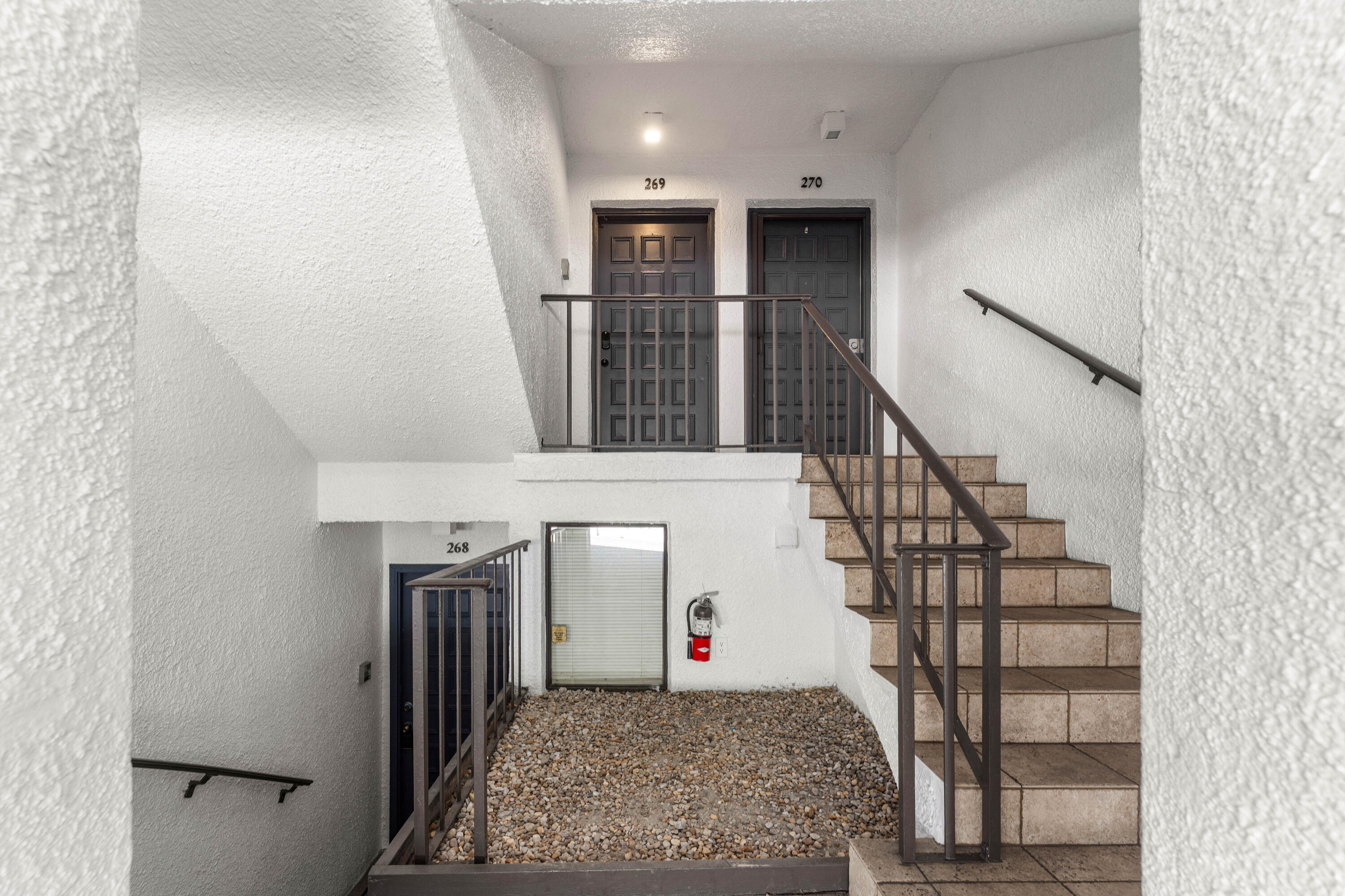 WINDEMERE HOUSE CONDO - Residential