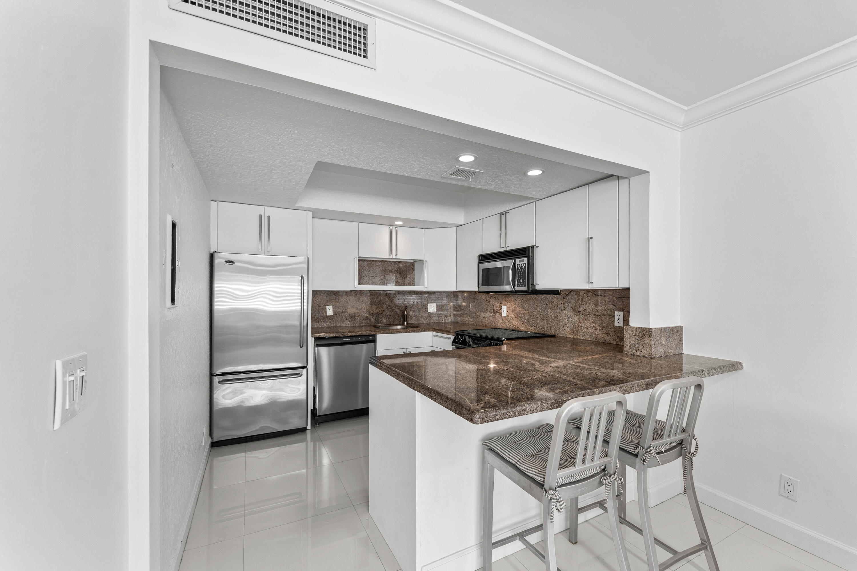 WINDEMERE HOUSE CONDO - Residential