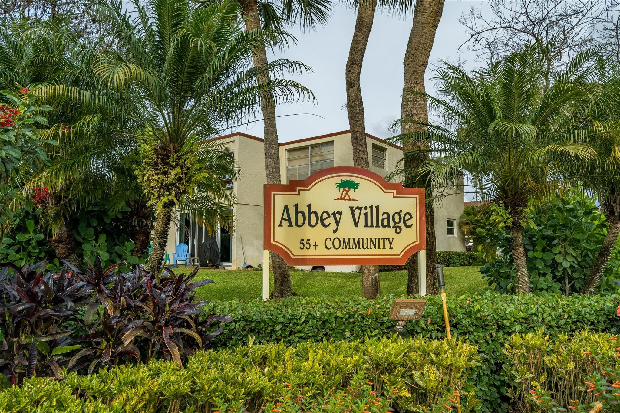 VILLAGES OF ORIOLE ABBEY CONDO - Residential