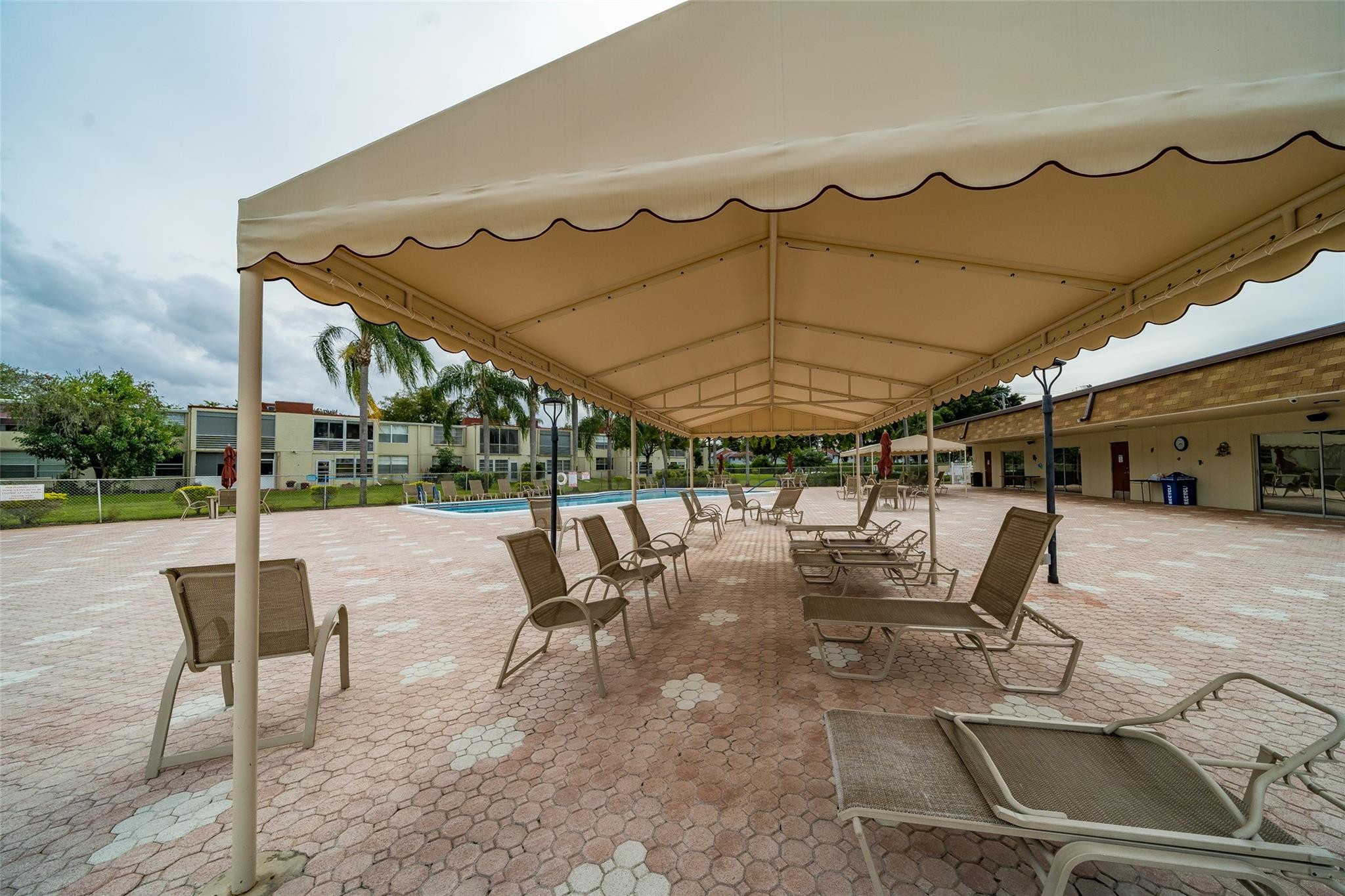 VILLAGES OF ORIOLE ABBEY CONDO - Residential