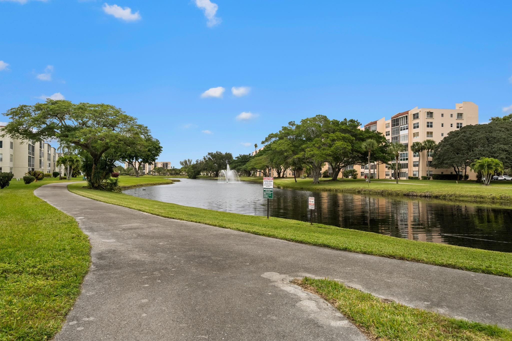 VILLAGES OF ORIOLE ABBEY CONDO - Residential