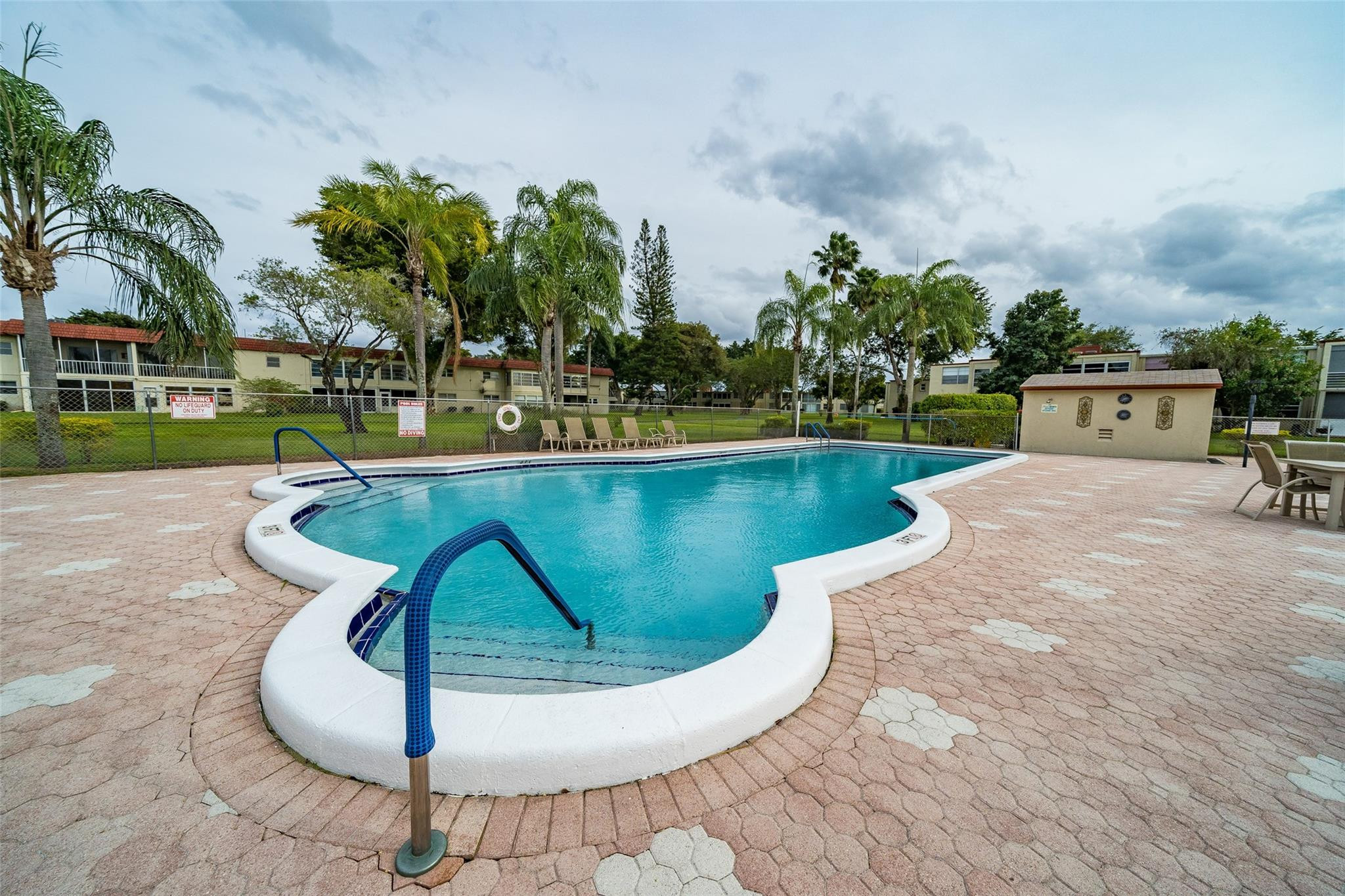 VILLAGES OF ORIOLE ABBEY CONDO - Residential