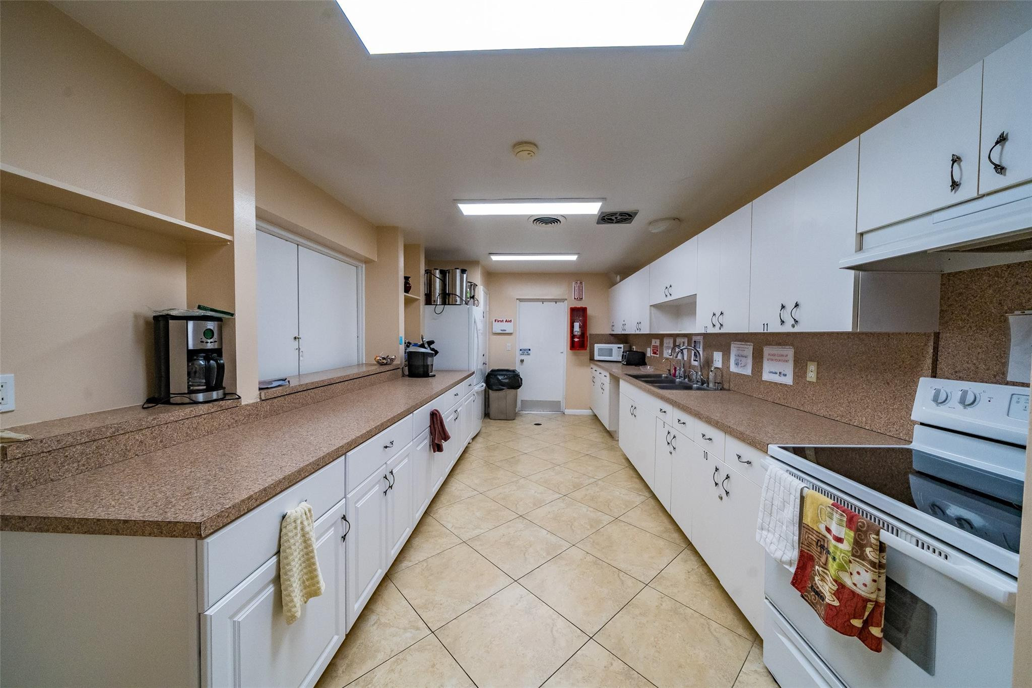 VILLAGES OF ORIOLE ABBEY CONDO - Residential