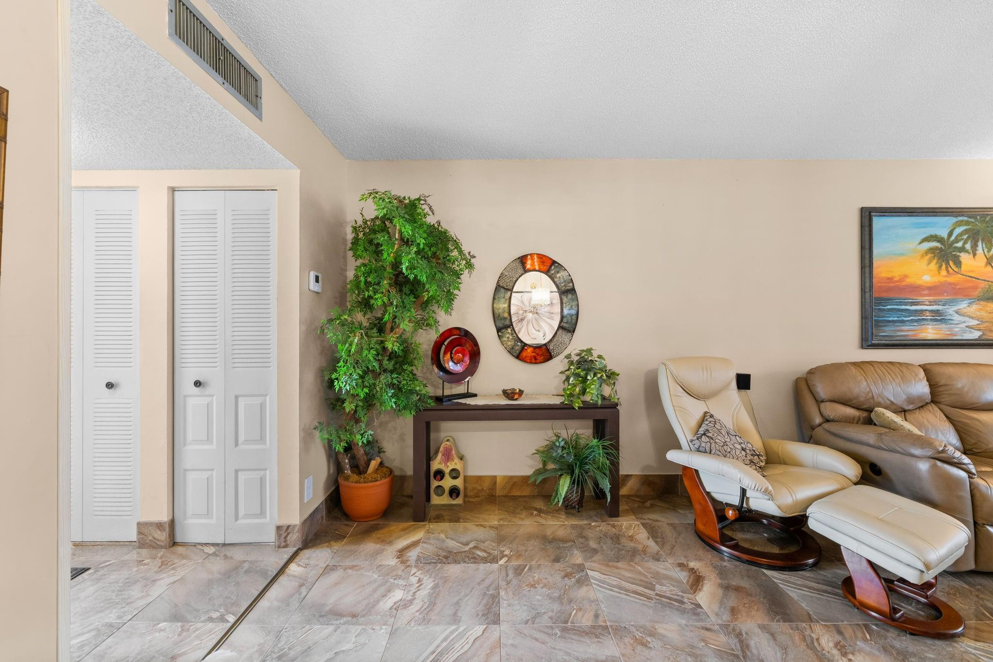 VILLAGES OF ORIOLE ABBEY CONDO - Residential