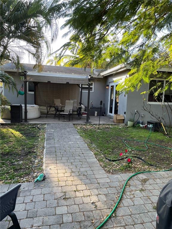 Hollywood Hills 6-22 B - Residential