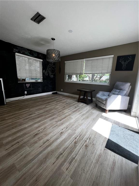 Hollywood Hills 6-22 B - Residential