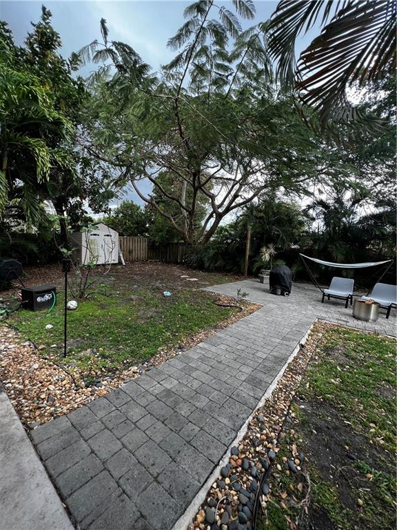 Hollywood Hills 6-22 B - Residential