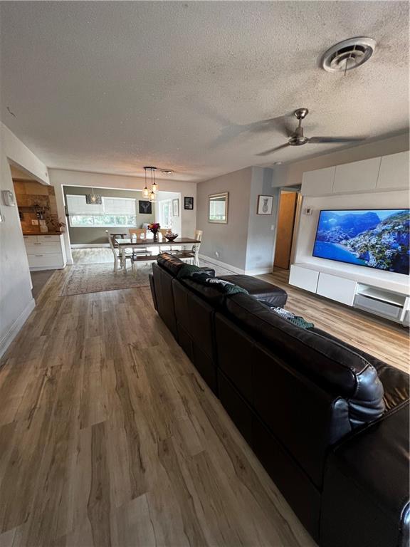 Hollywood Hills 6-22 B - Residential