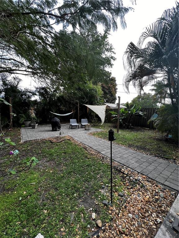 Hollywood Hills 6-22 B - Residential
