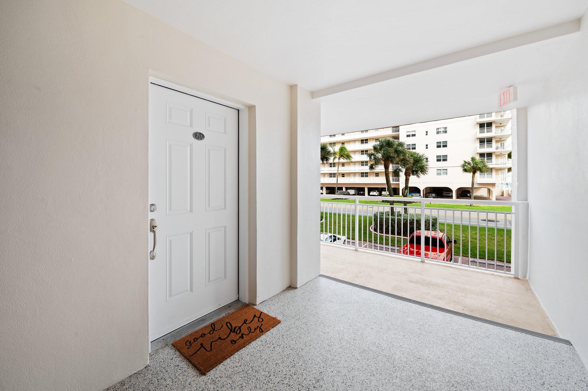 HILLSBORO LE BARON CONDO APTS - Residential