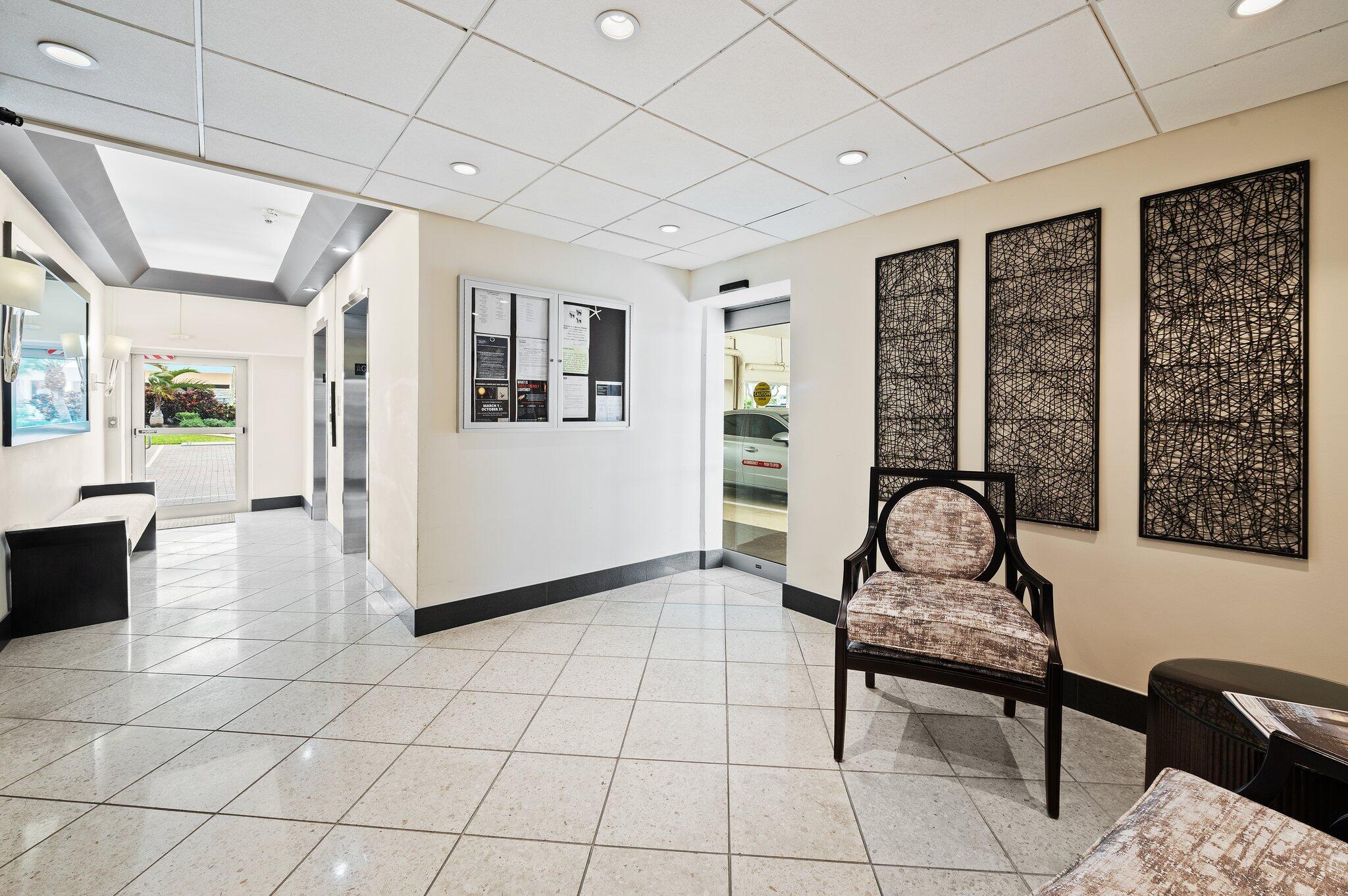 HILLSBORO LE BARON CONDO APTS - Residential