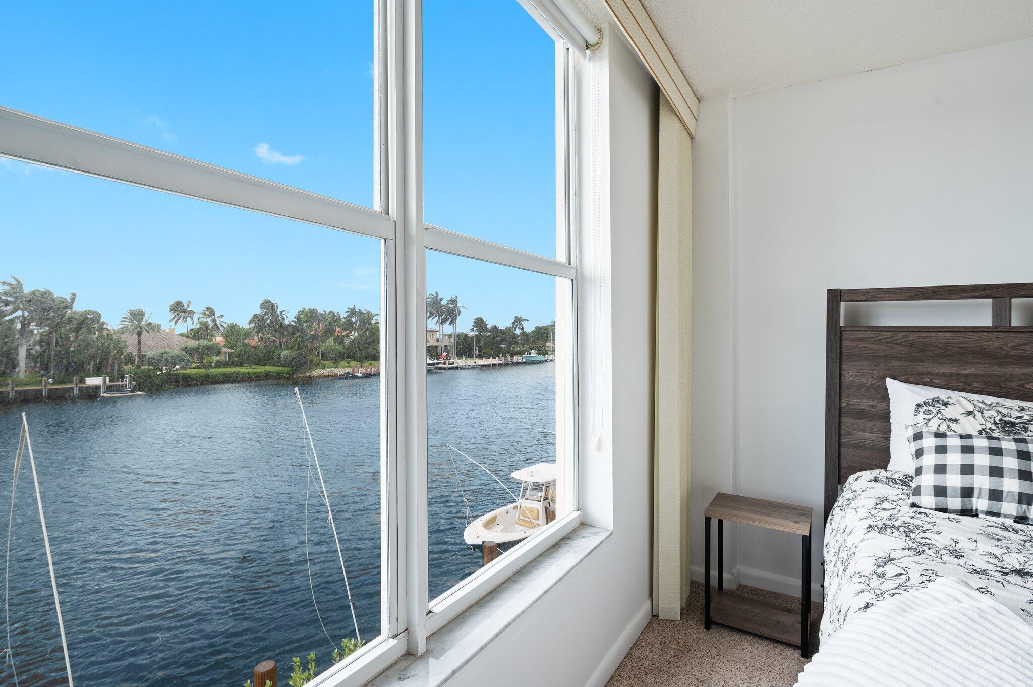 HILLSBORO LE BARON CONDO APTS - Residential