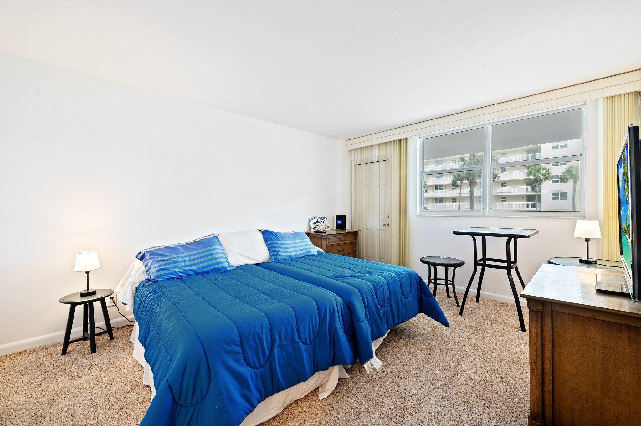 HILLSBORO LE BARON CONDO APTS - Residential
