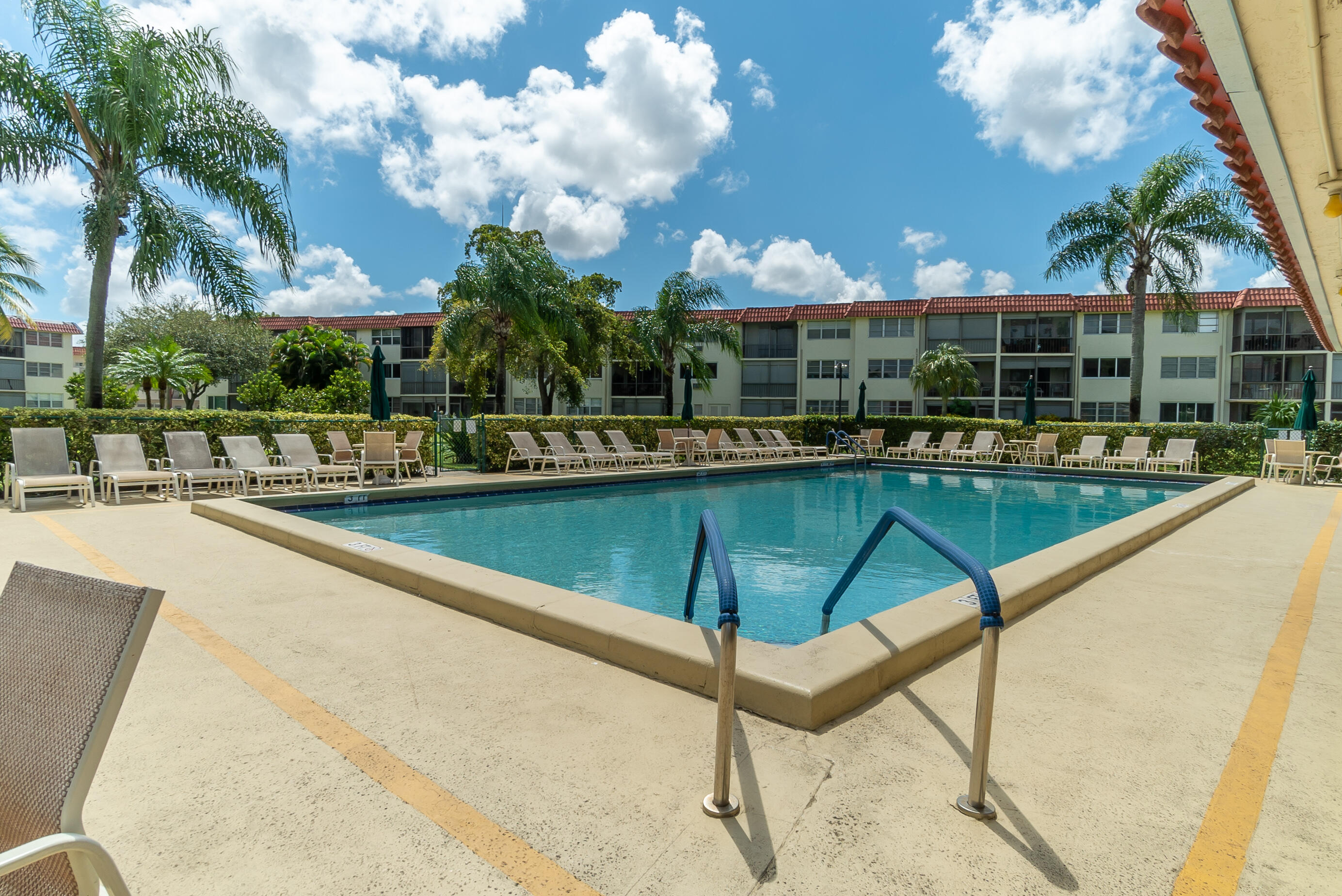 HOLLYBROOK GOLF AND TENNIS CLUB - Residential