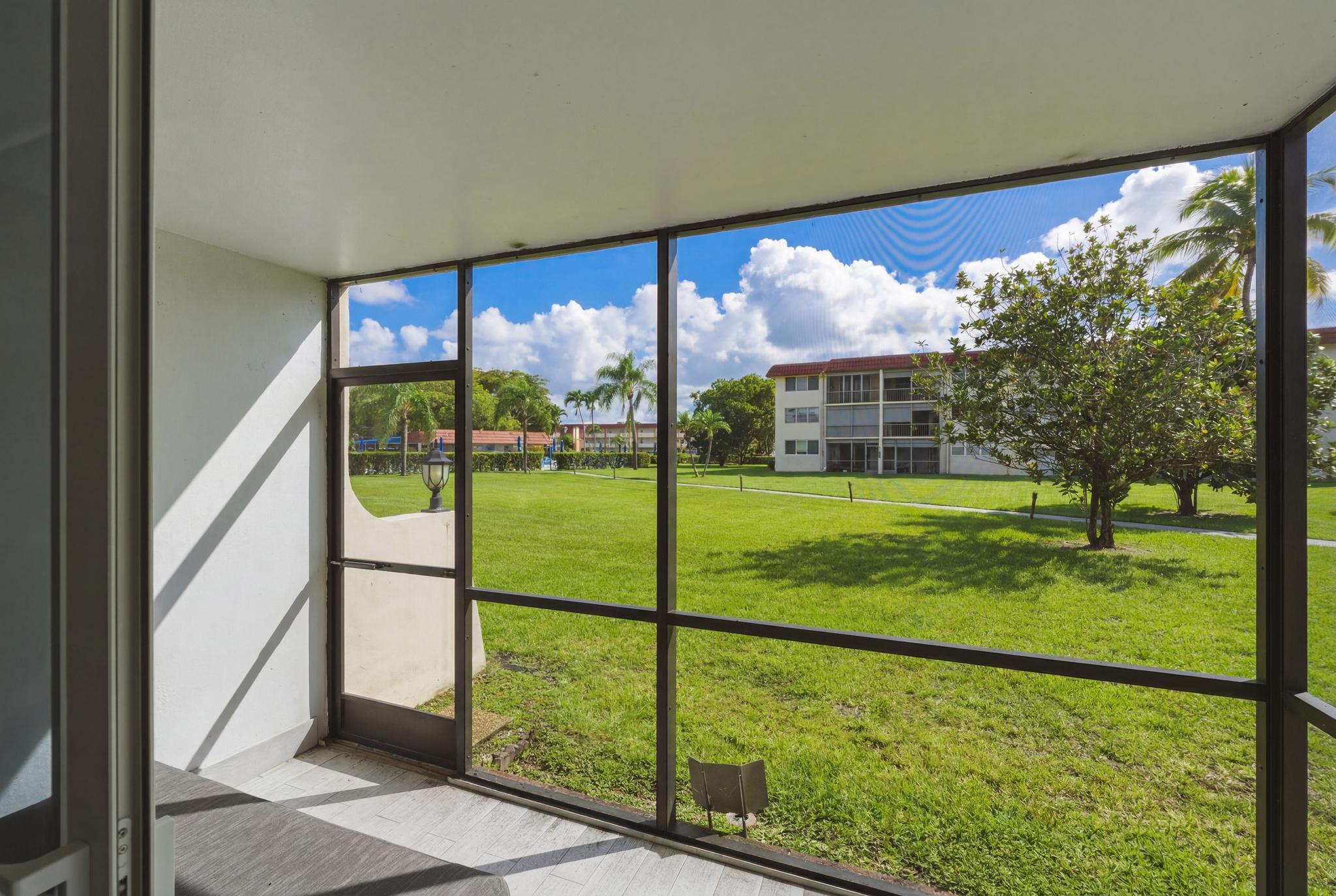 HOLLYBROOK GOLF AND TENNIS CLUB - Residential