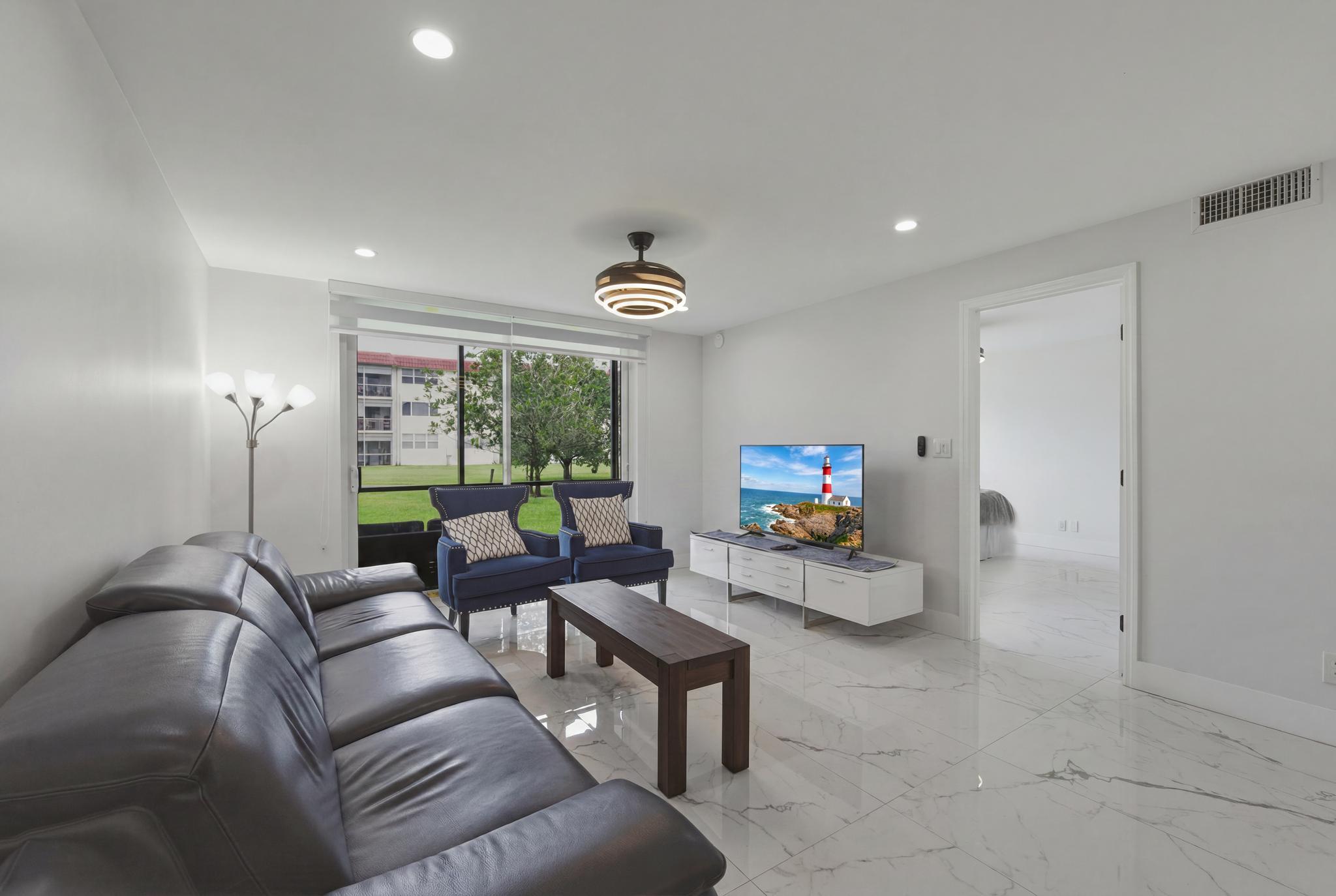 HOLLYBROOK GOLF AND TENNIS CLUB - Residential