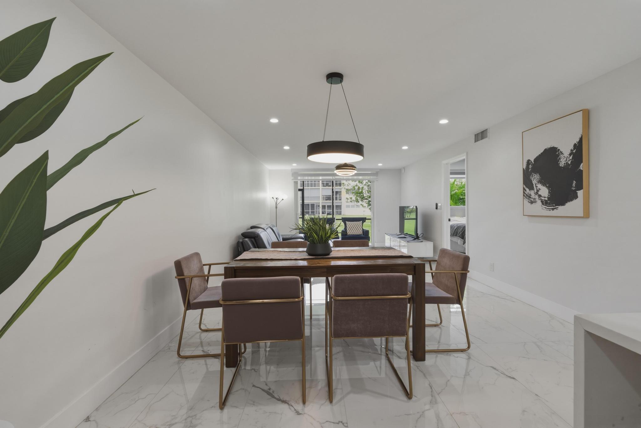 HOLLYBROOK GOLF AND TENNIS CLUB - Residential