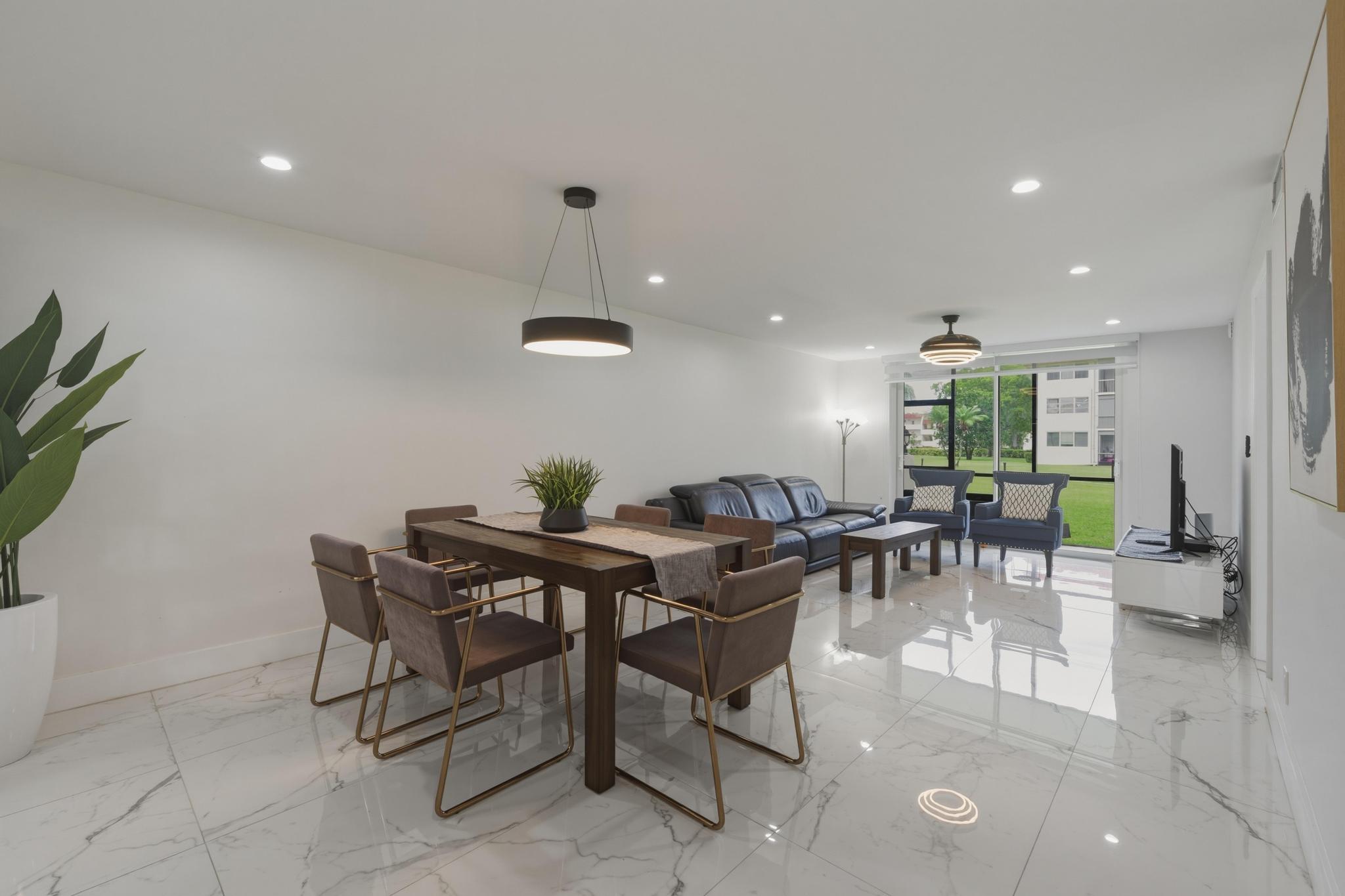 HOLLYBROOK GOLF AND TENNIS CLUB - Residential