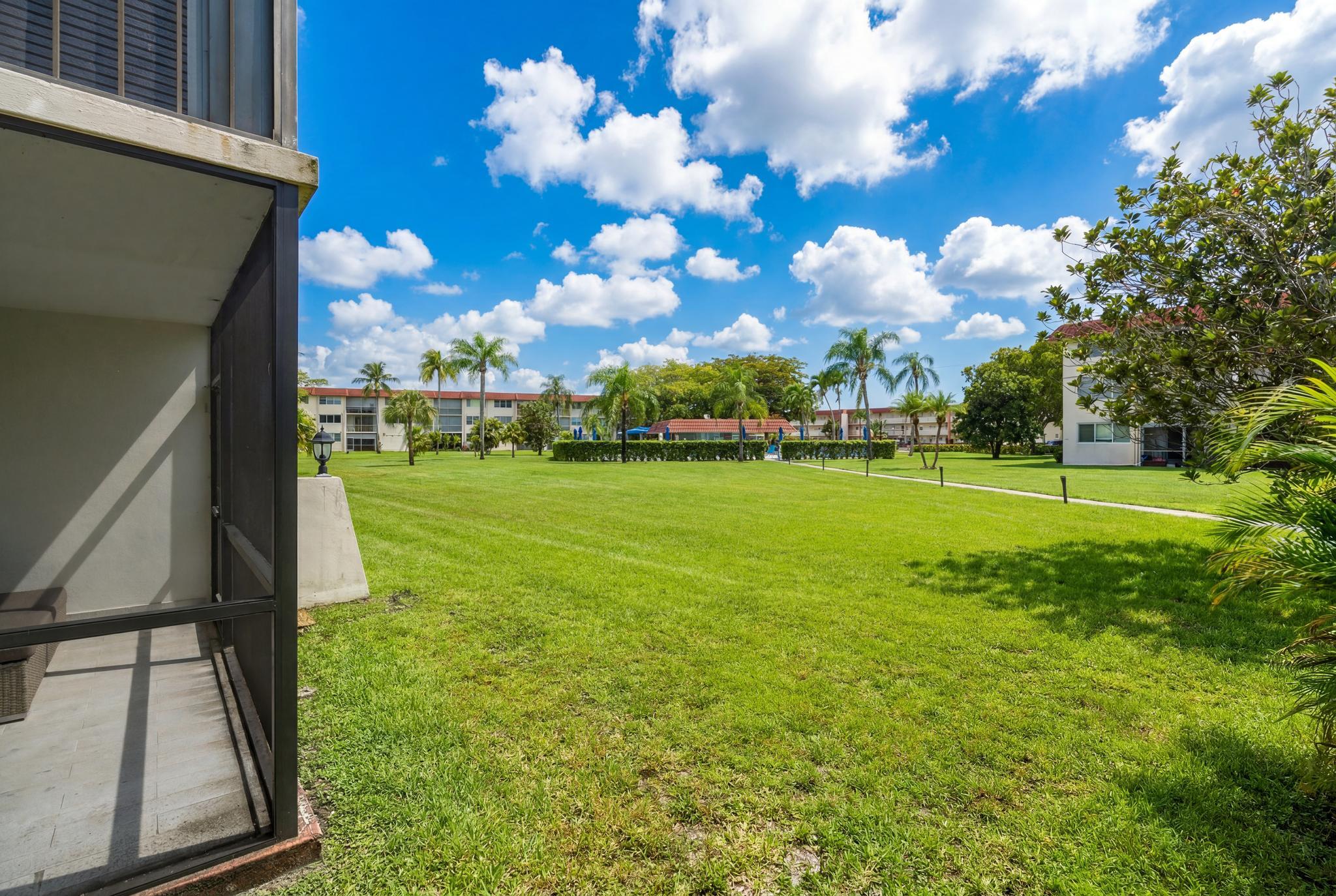 HOLLYBROOK GOLF AND TENNIS CLUB - Residential