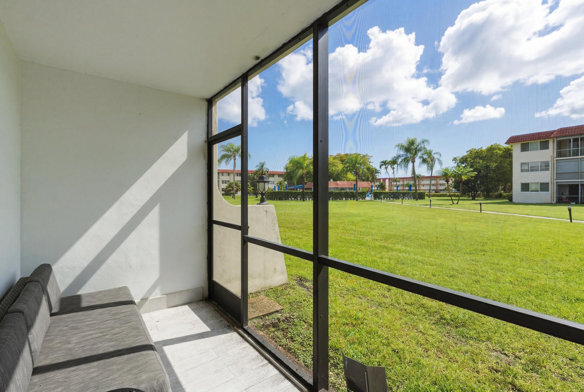 HOLLYBROOK GOLF AND TENNIS CLUB - Residential