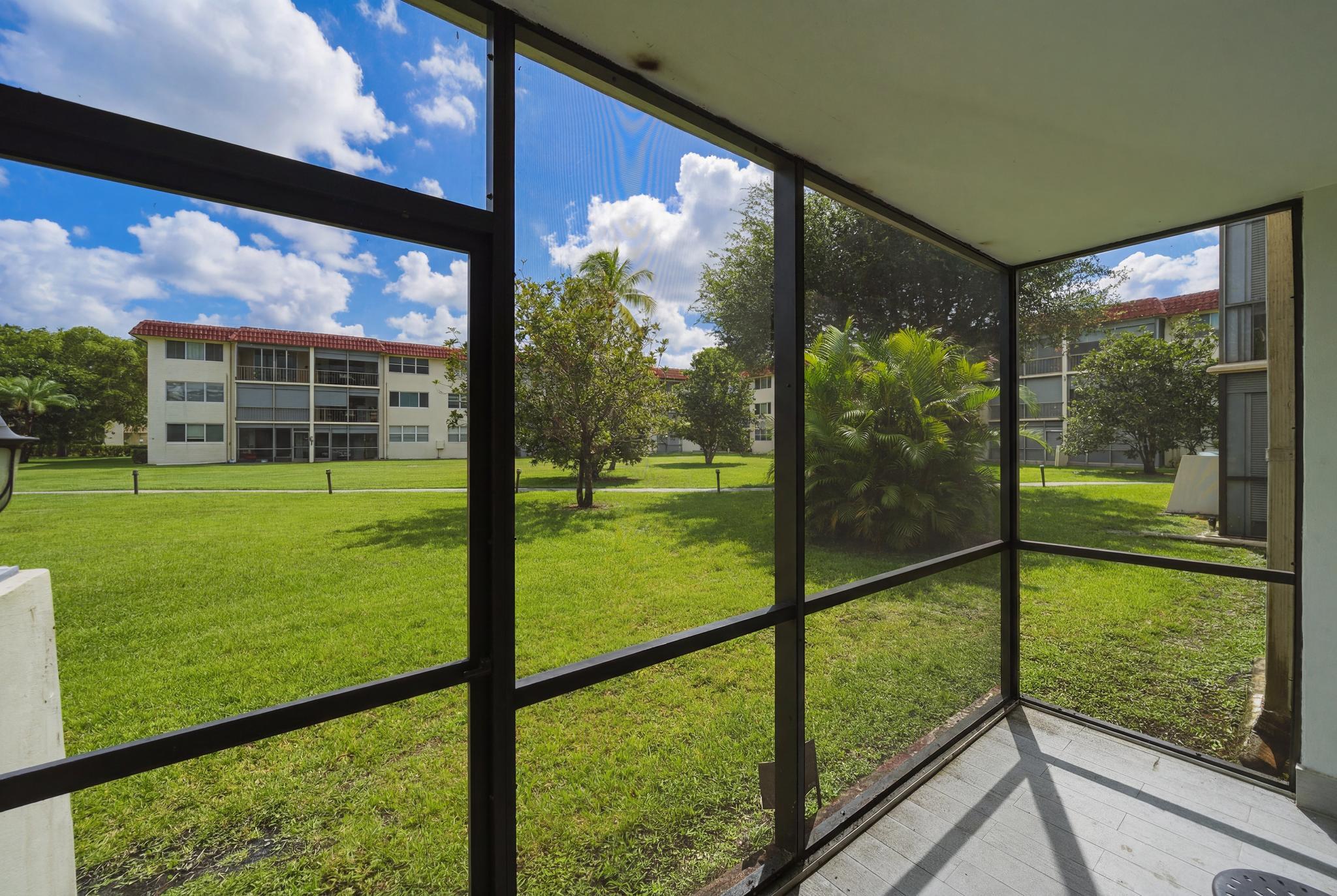 HOLLYBROOK GOLF AND TENNIS CLUB - Residential