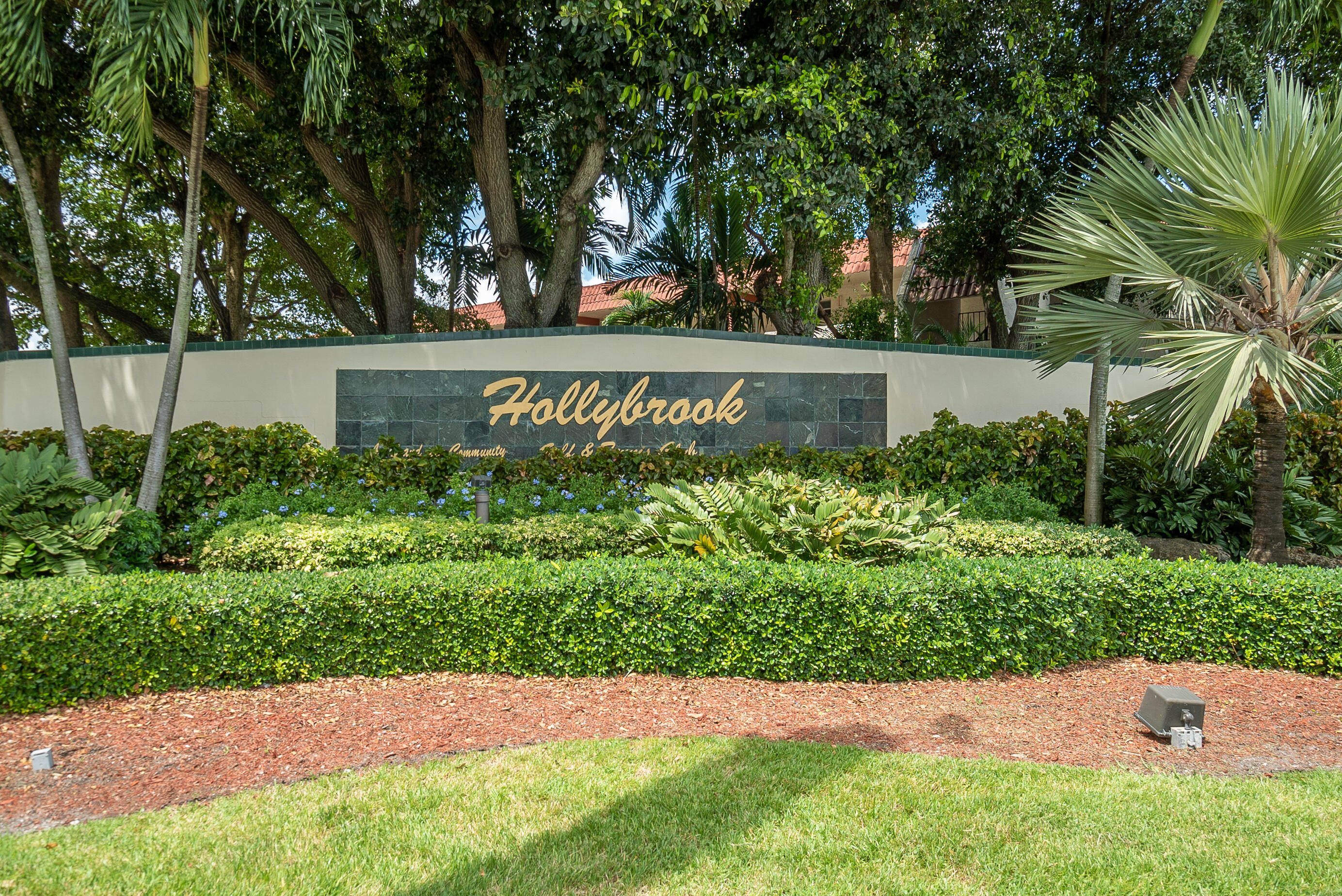 HOLLYBROOK GOLF AND TENNIS CLUB - Residential