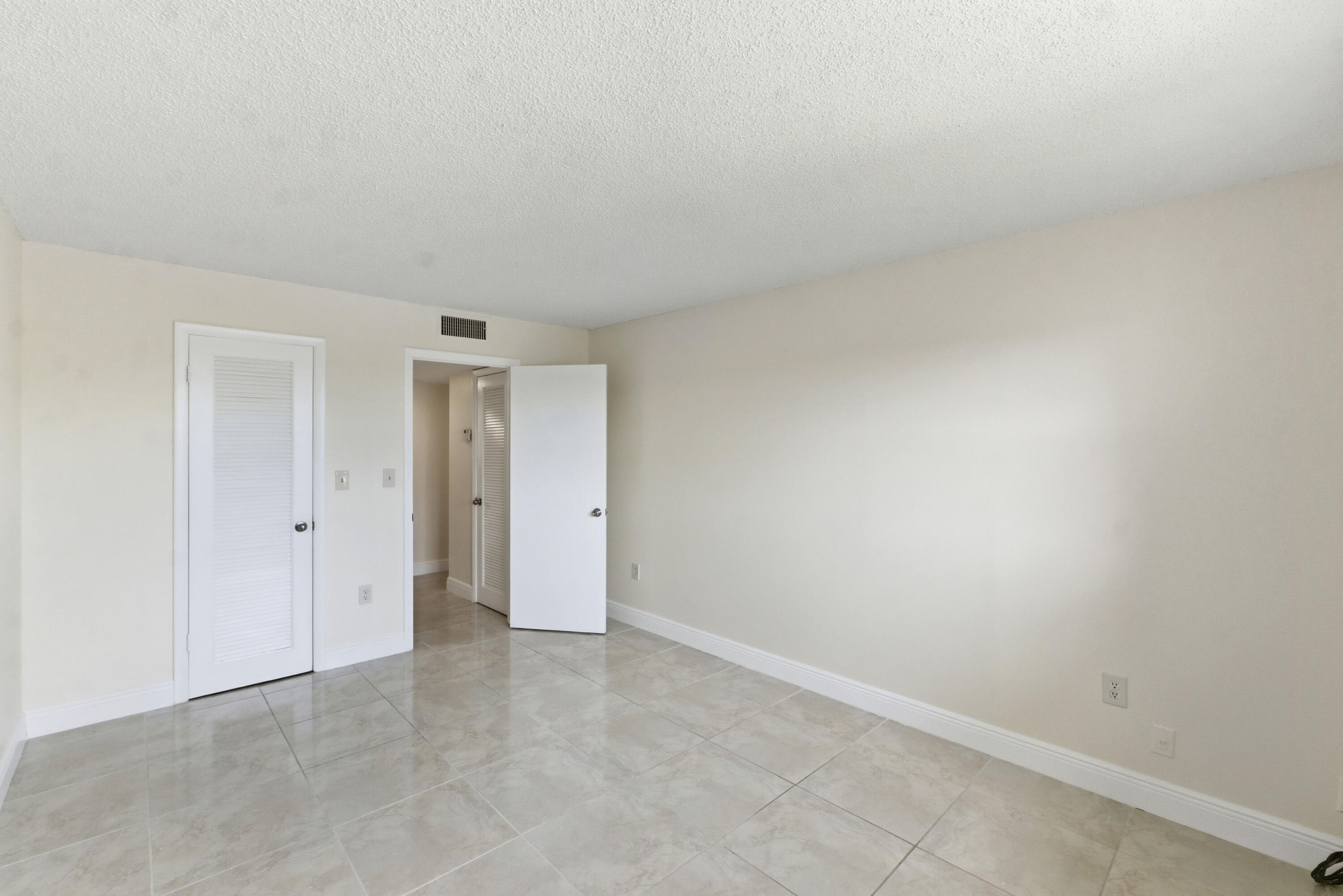 SUNRISE LAKES 9 CONDO - Residential