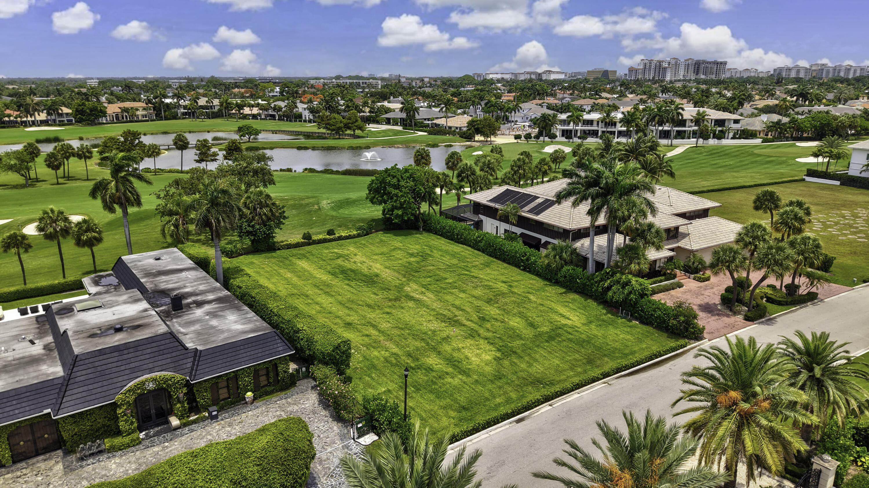 ROYAL PALM YACHT & COUNTRY CLUB - Land