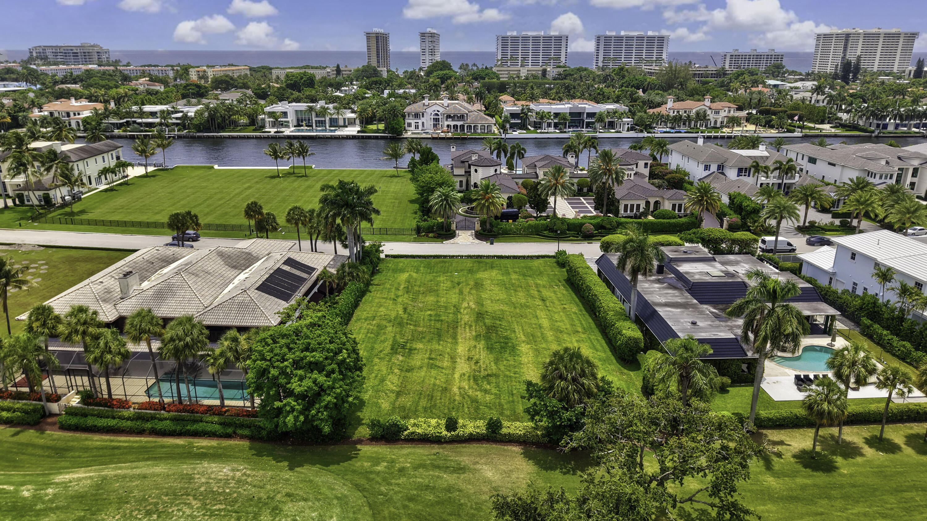 ROYAL PALM YACHT & COUNTRY CLUB - Land