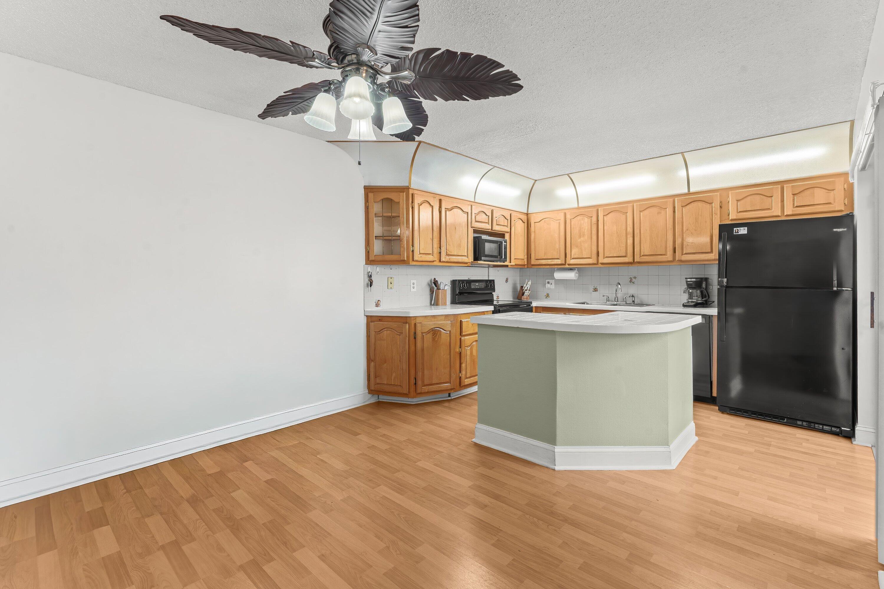 LAKEWOOD - Residential