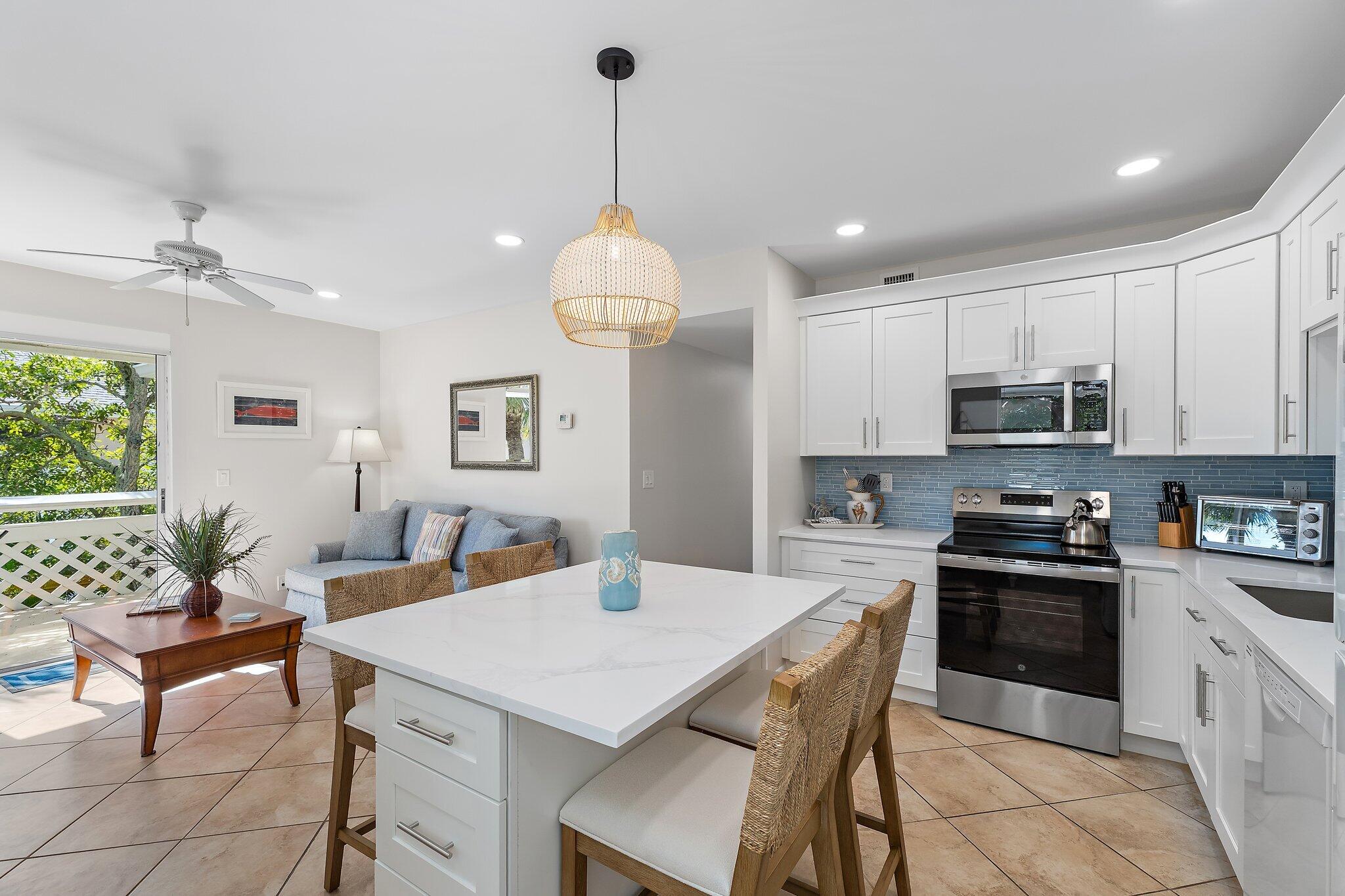 PLANTATION VILLAS CONDO FILED 4-30-85 - Residential Lease