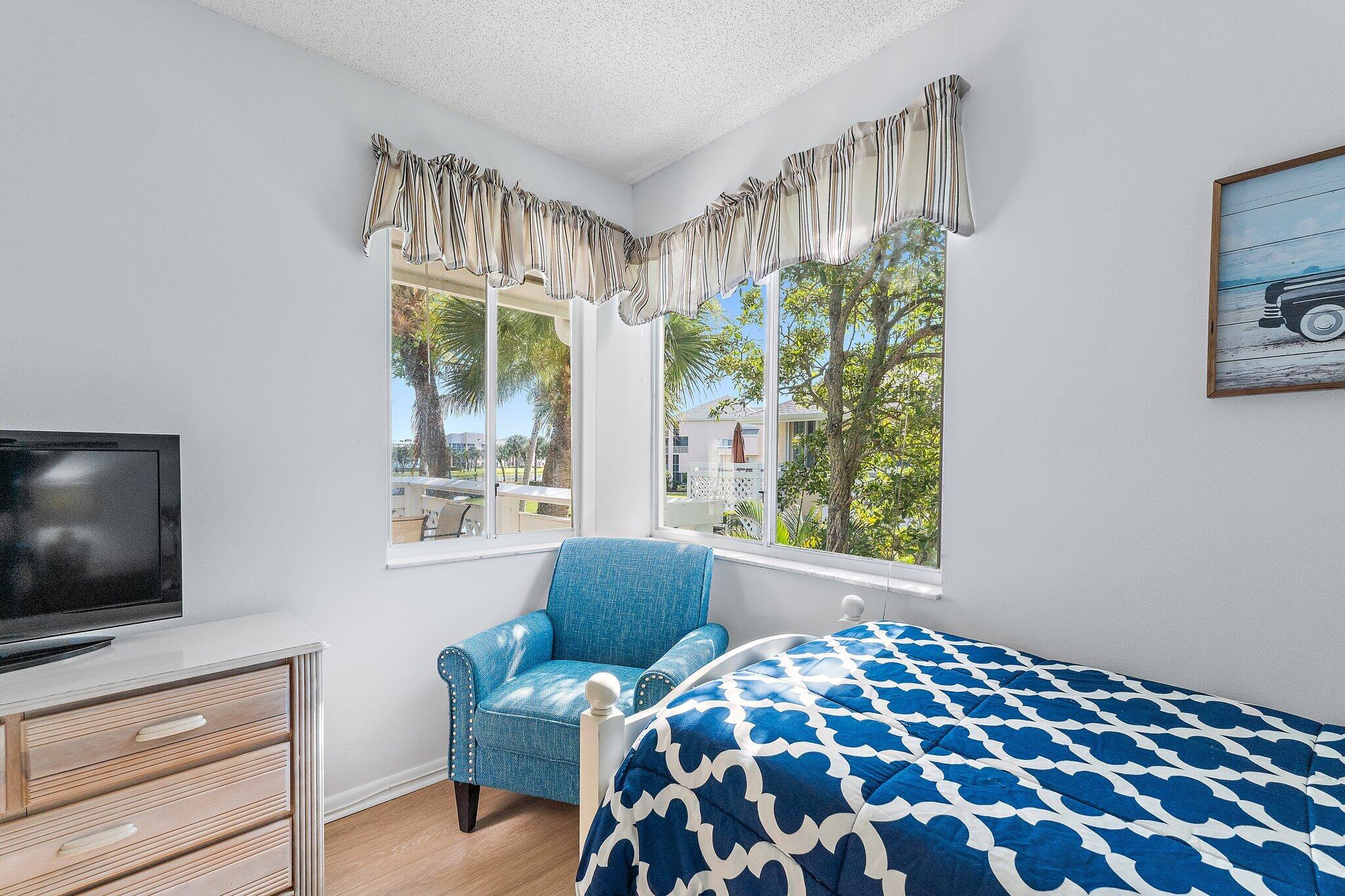 PLANTATION VILLAS CONDO FILED 4-30-85 - Residential Lease