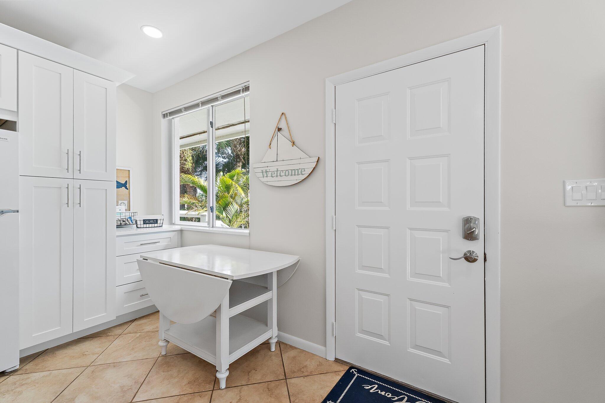 PLANTATION VILLAS CONDO FILED 4-30-85 - Residential Lease