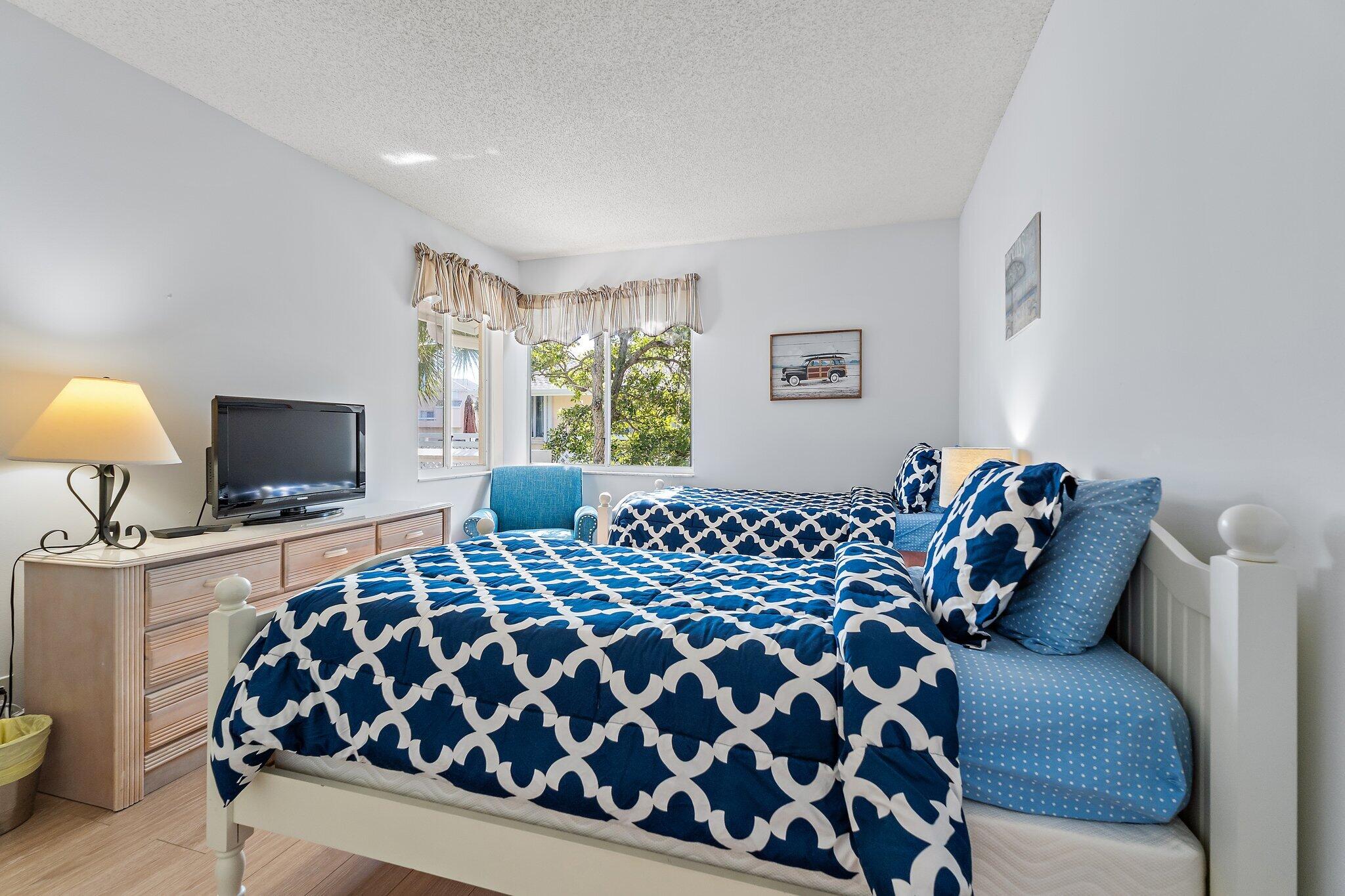 PLANTATION VILLAS CONDO FILED 4-30-85 - Residential Lease