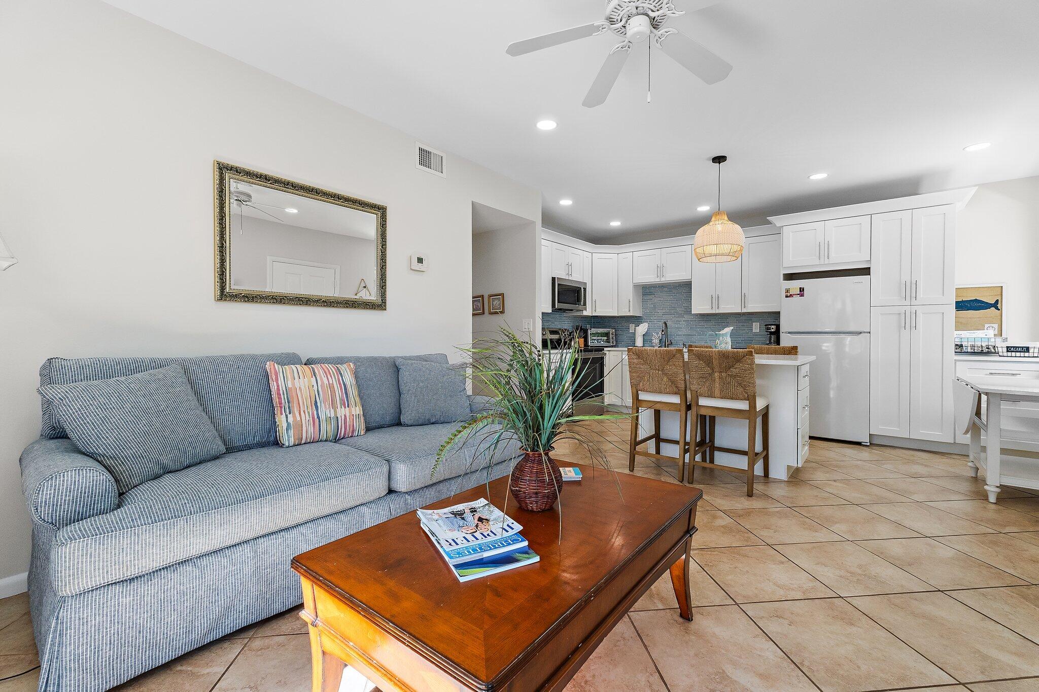 PLANTATION VILLAS CONDO FILED 4-30-85 - Residential Lease
