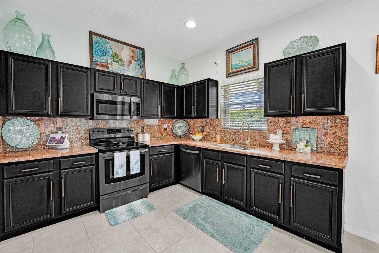 Lakeview West 158-44 B - Residential